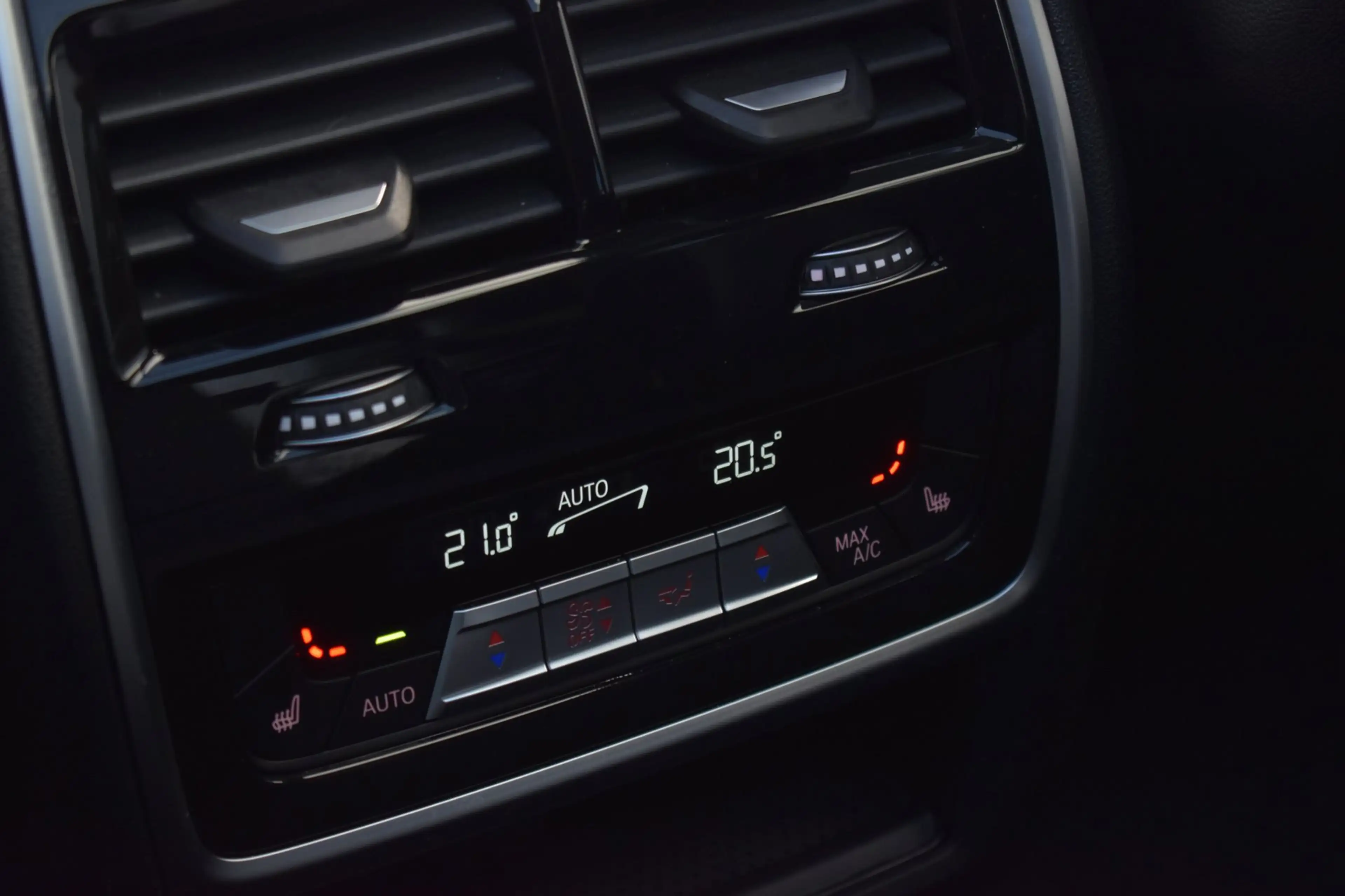 BMW X5 45e M-Sport xDrive 394pk | AKRAPOVIC | MASSAGE | A — photo 20