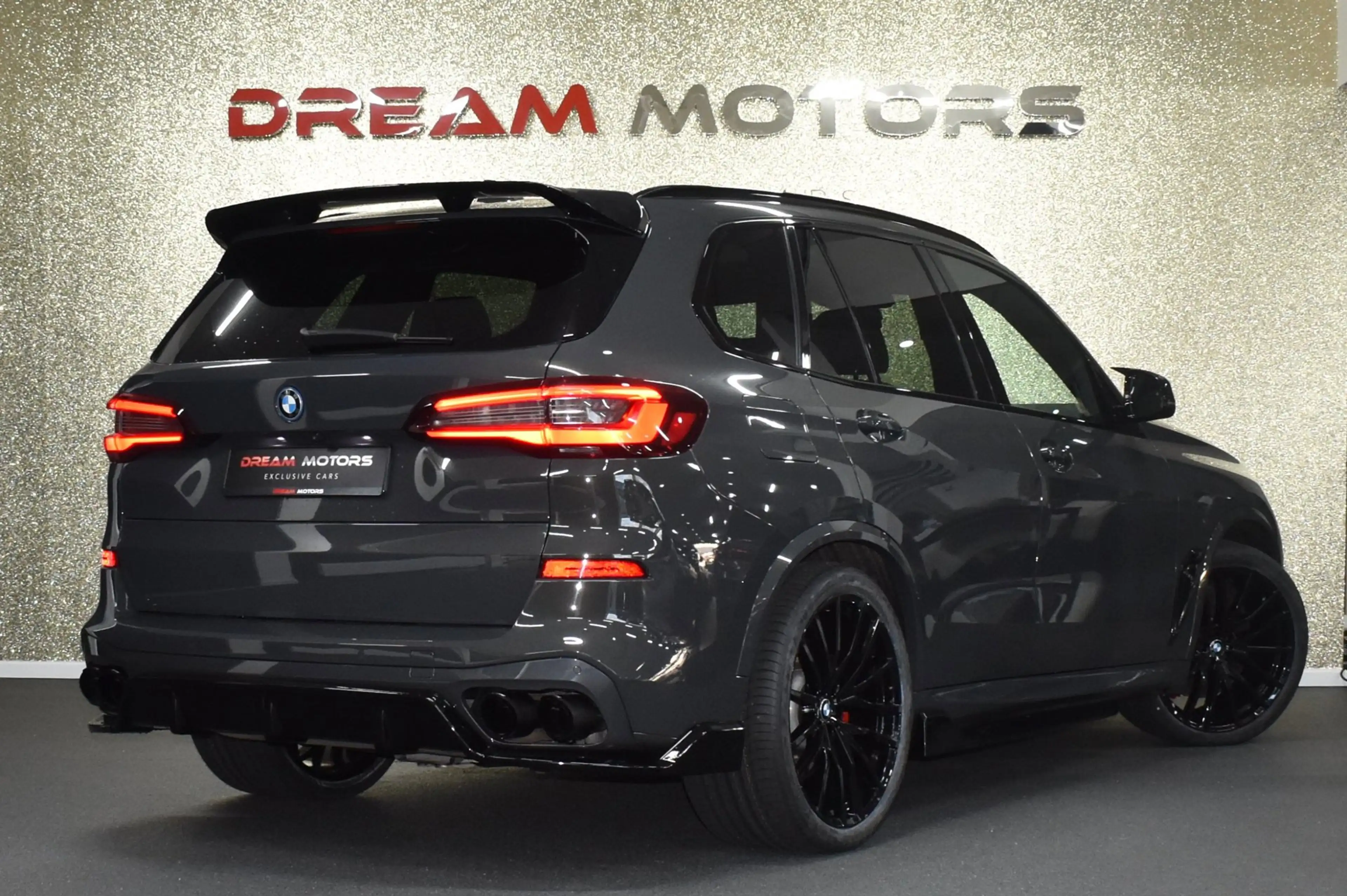 BMW X5 45e M-Sport xDrive 394pk | AKRAPOVIC | MASSAGE | A — photo 6