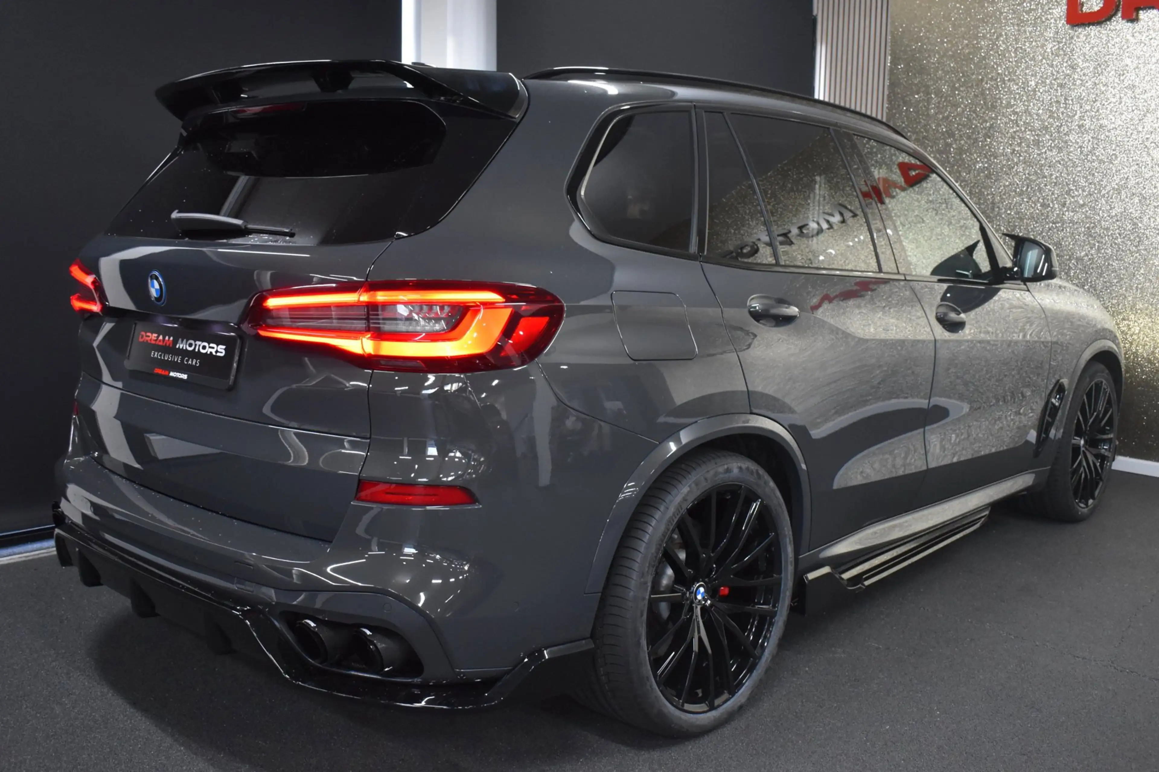 BMW X5 45e M-Sport xDrive 394pk | AKRAPOVIC | MASSAGE | A — photo 14
