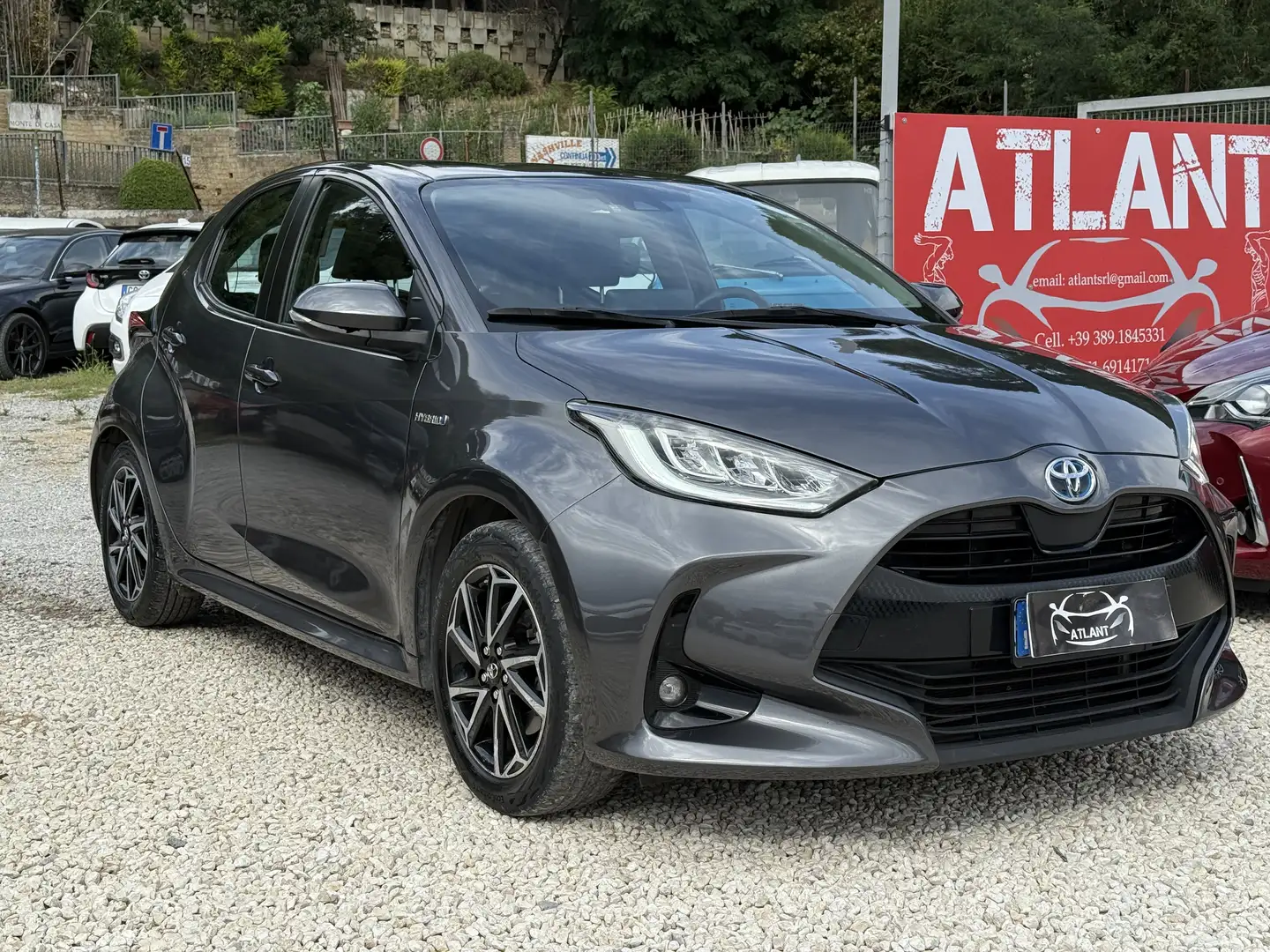 Toyota Yaris 1.5 Hybrid 5 porte Lounge Grigio - 1