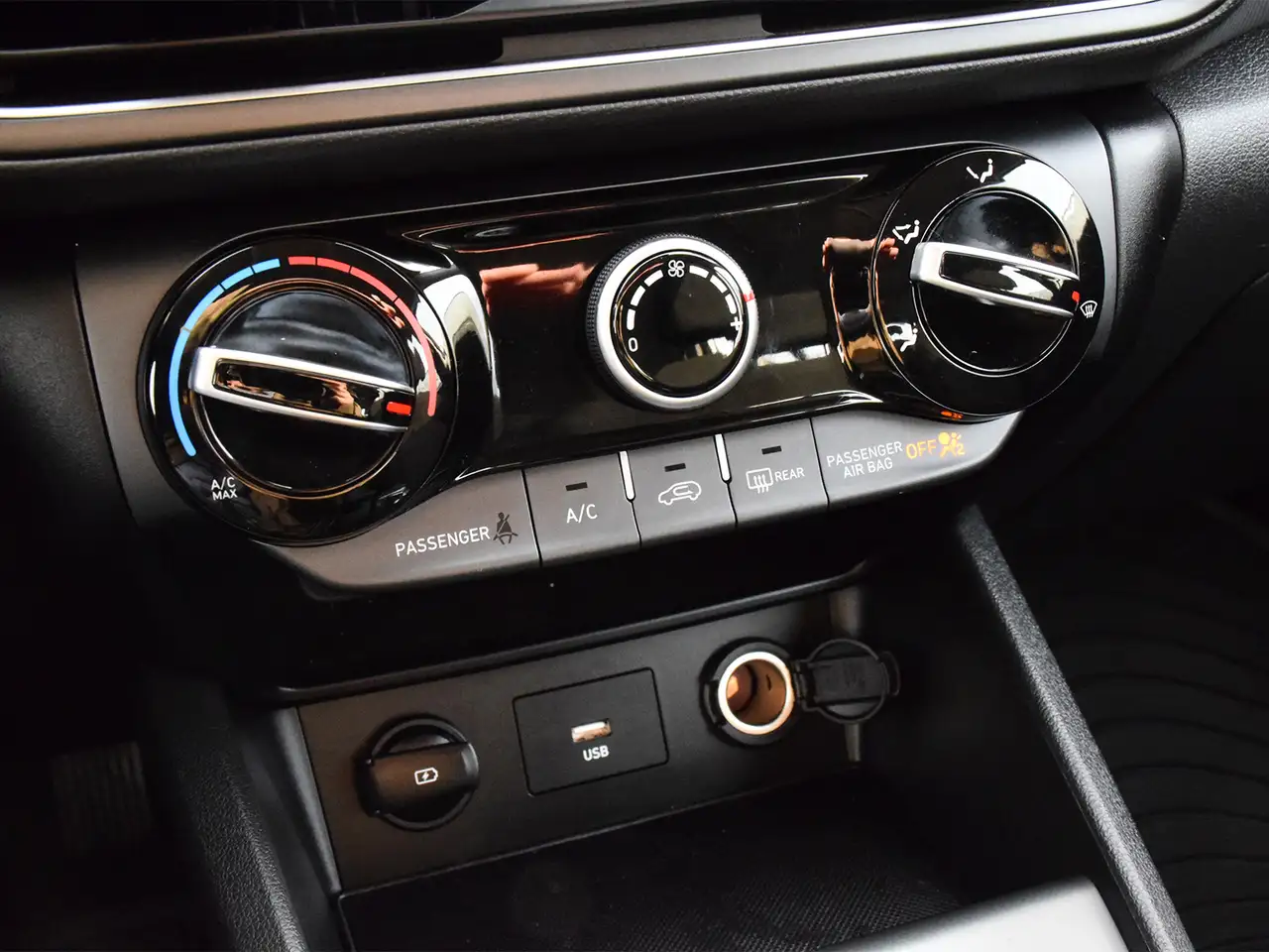 Hyundai KONA снимка Hyundai KONA