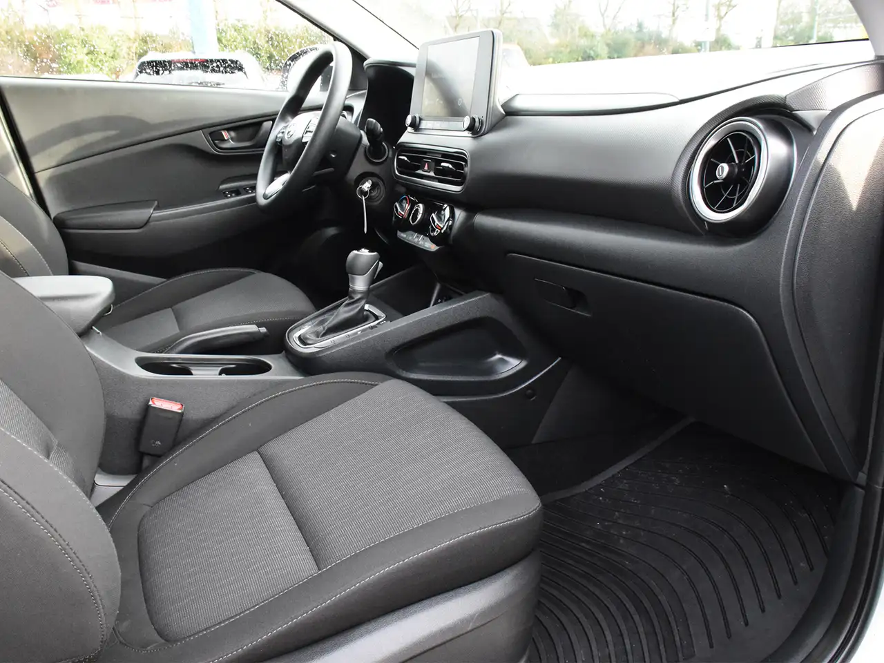 Hyundai KONA снимка Hyundai KONA
