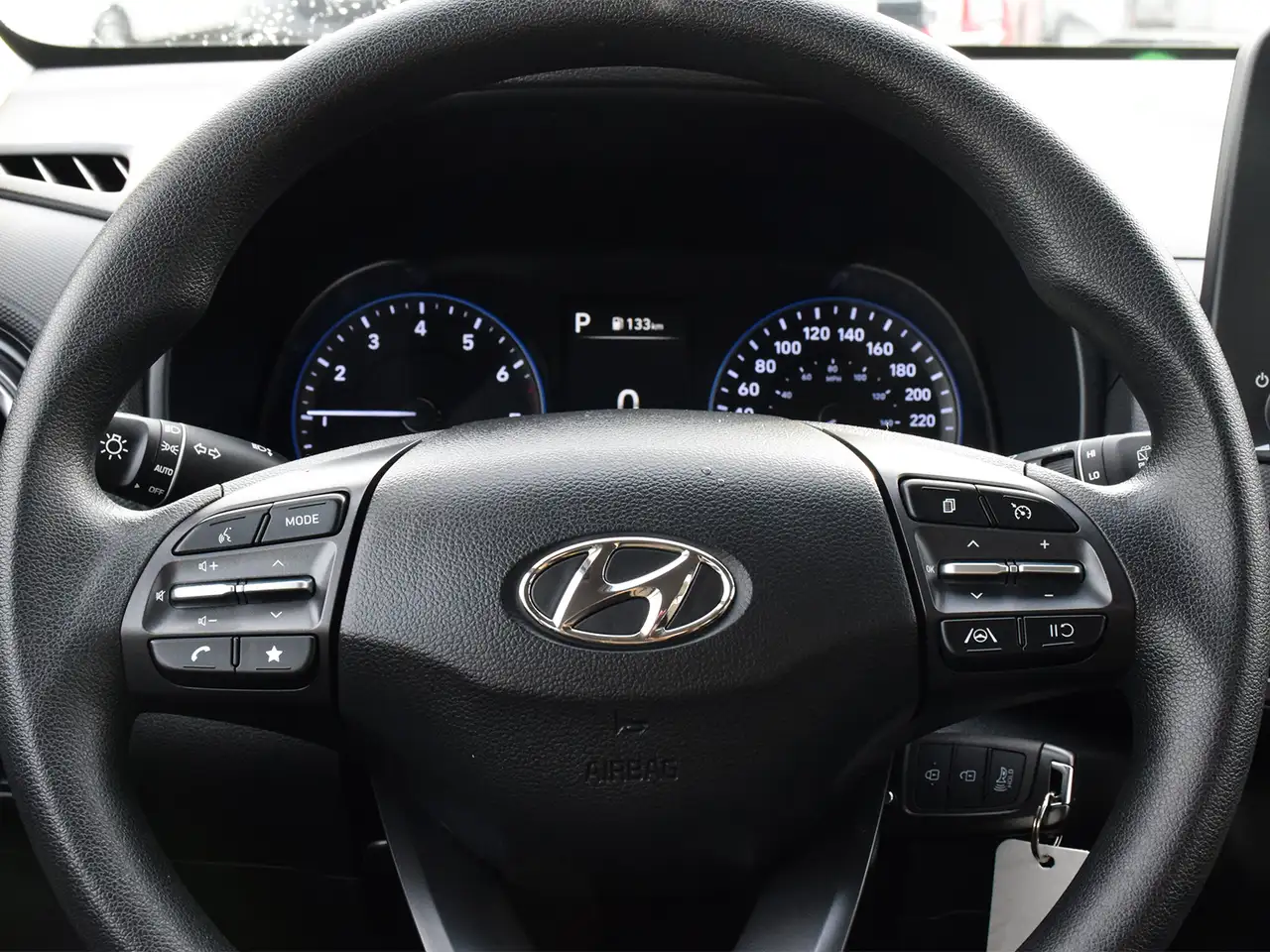 Hyundai KONA снимка Hyundai KONA
