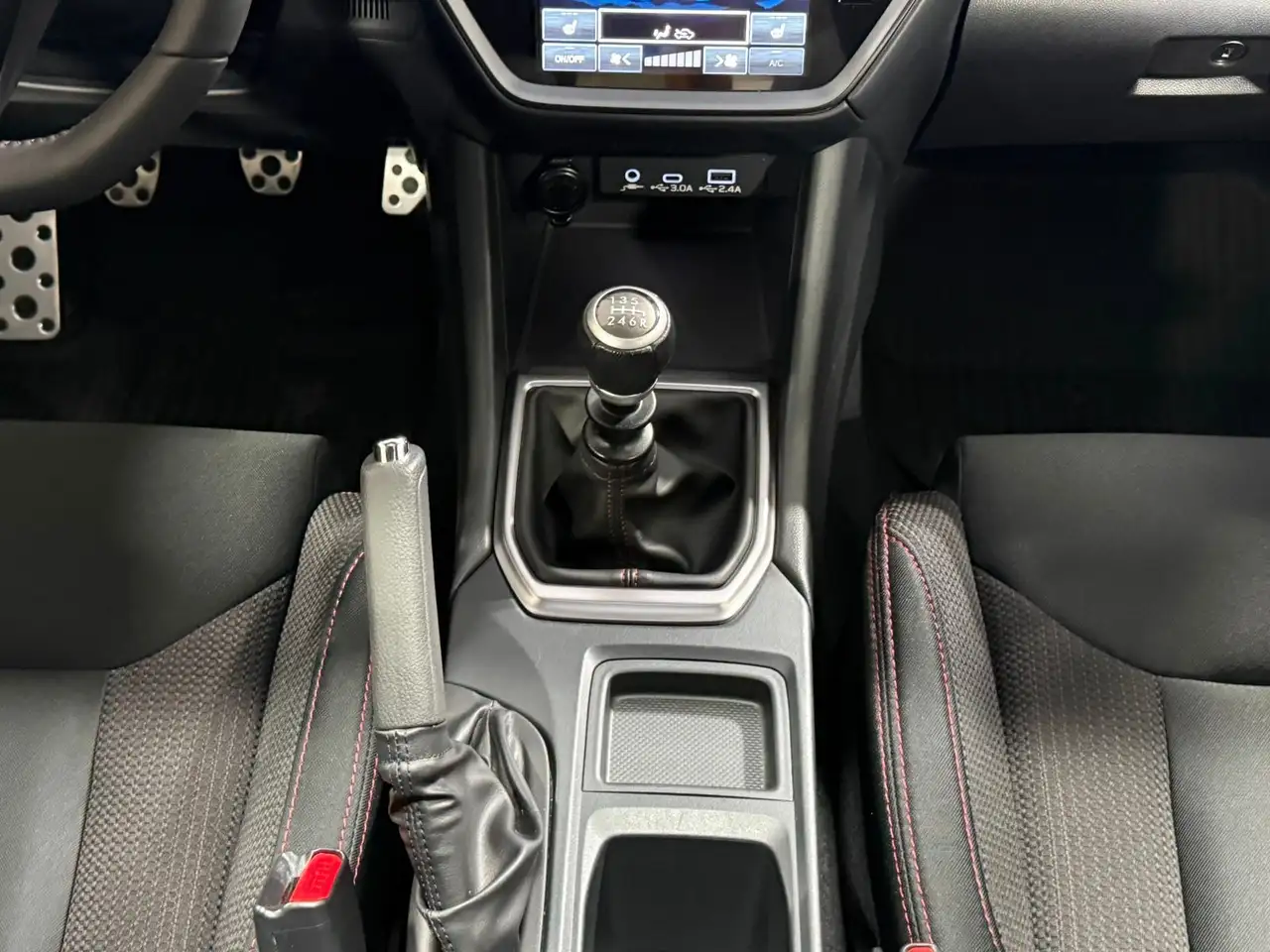 Subaru WRX снимка Subaru WRX