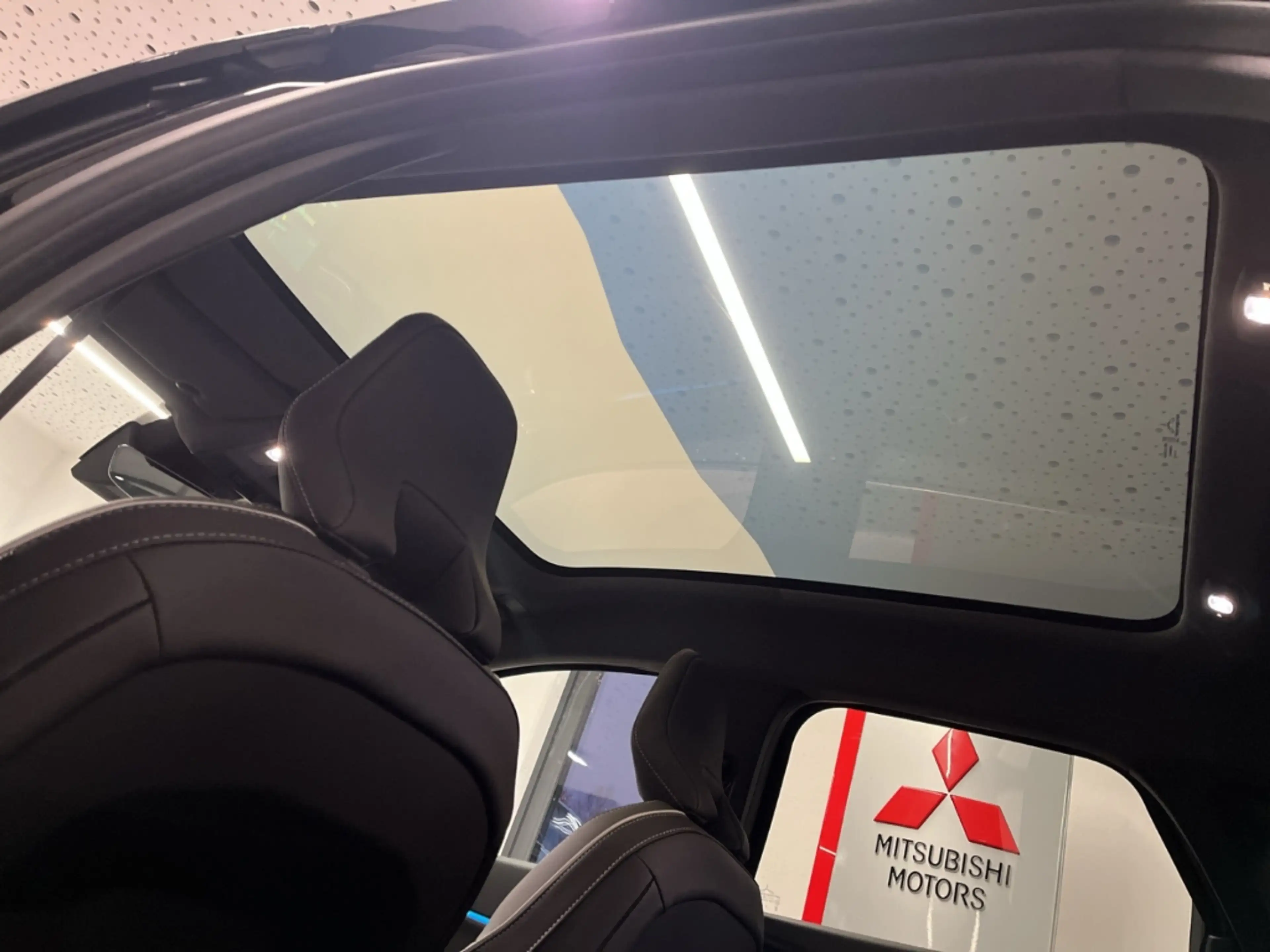 Mitsubishi Grandis 1.3 Diamant TOP HK Pano 360° eHeckklappe — photo 12