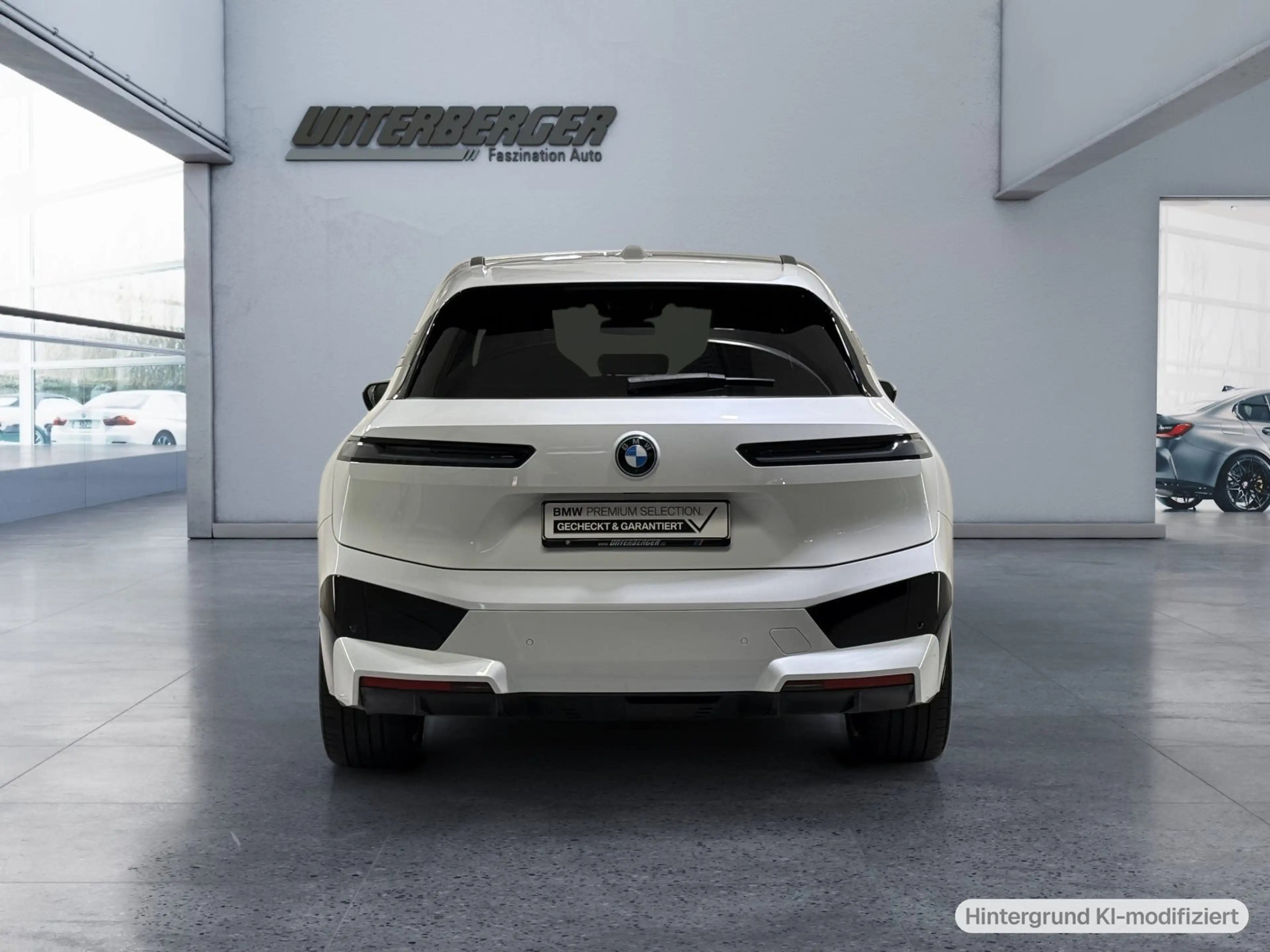 BMW iX xDrive40 Sportpaket AHK B&W ACC 360 HUD Laser — photo 5