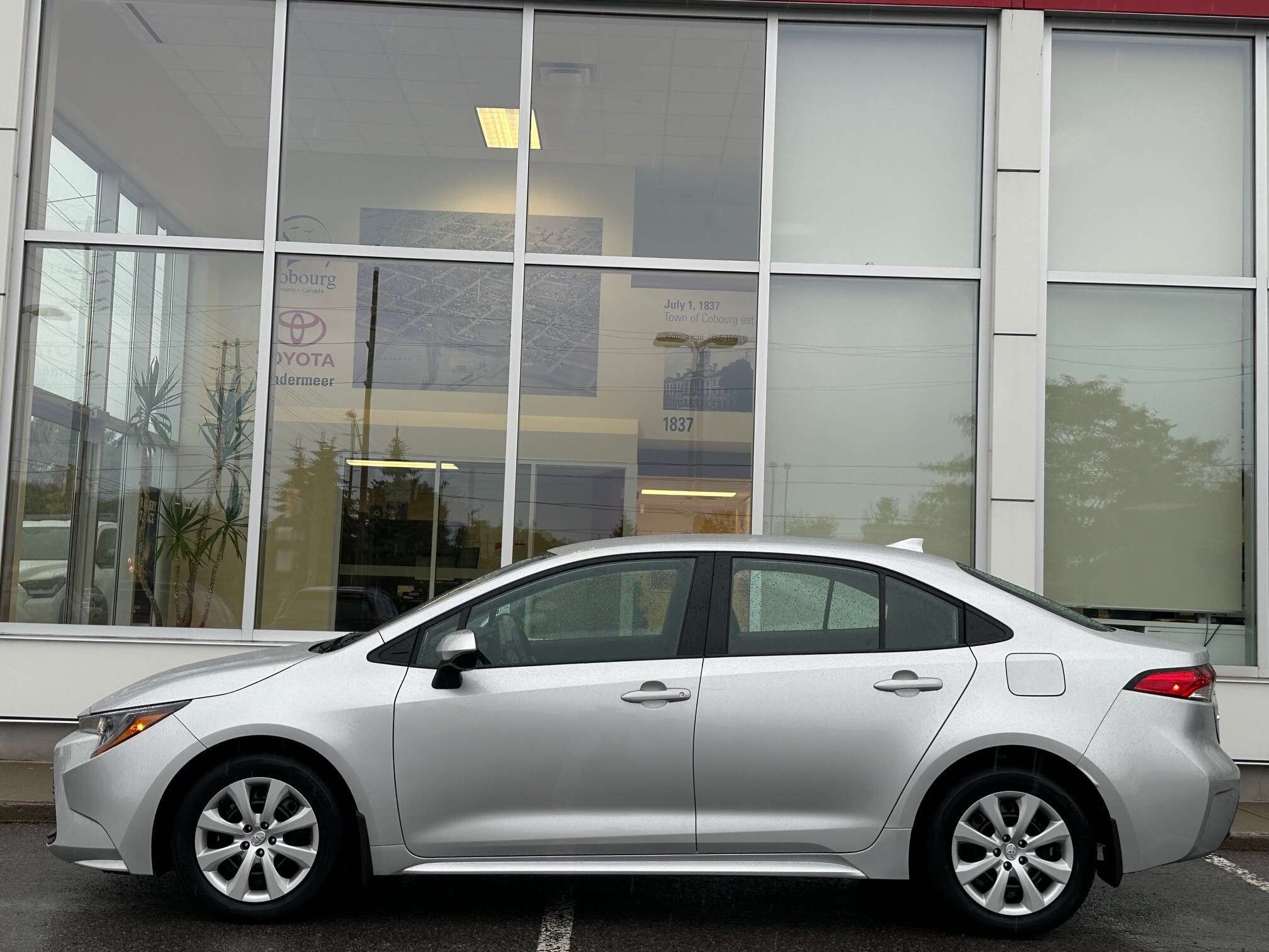 2025 Toyota Corolla LE-ONLY 14,454 KMS! — снимка 4