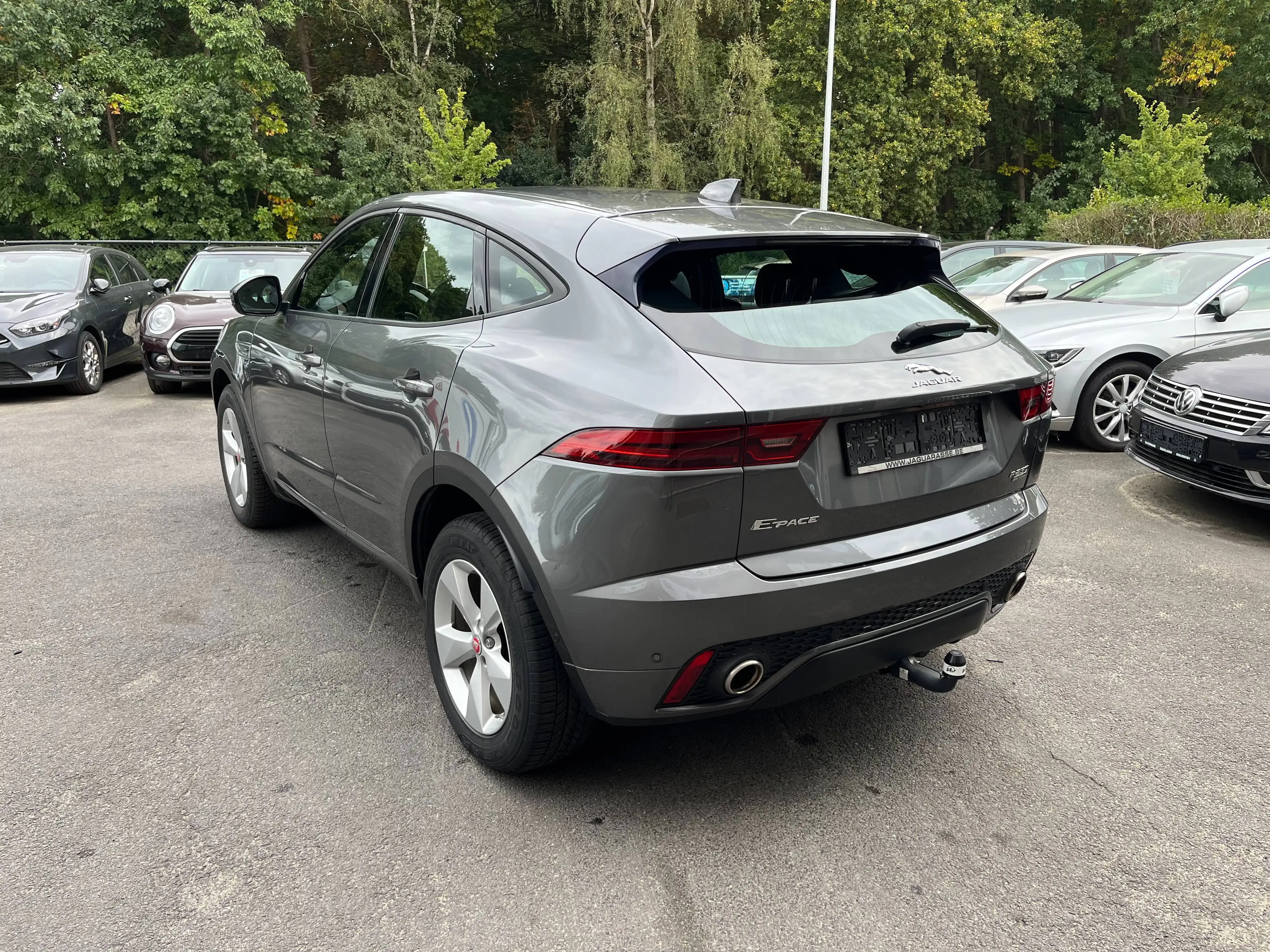 Jaguar E-Pace E-Pace 2.0 T AWD R-Dynamic — photo 9