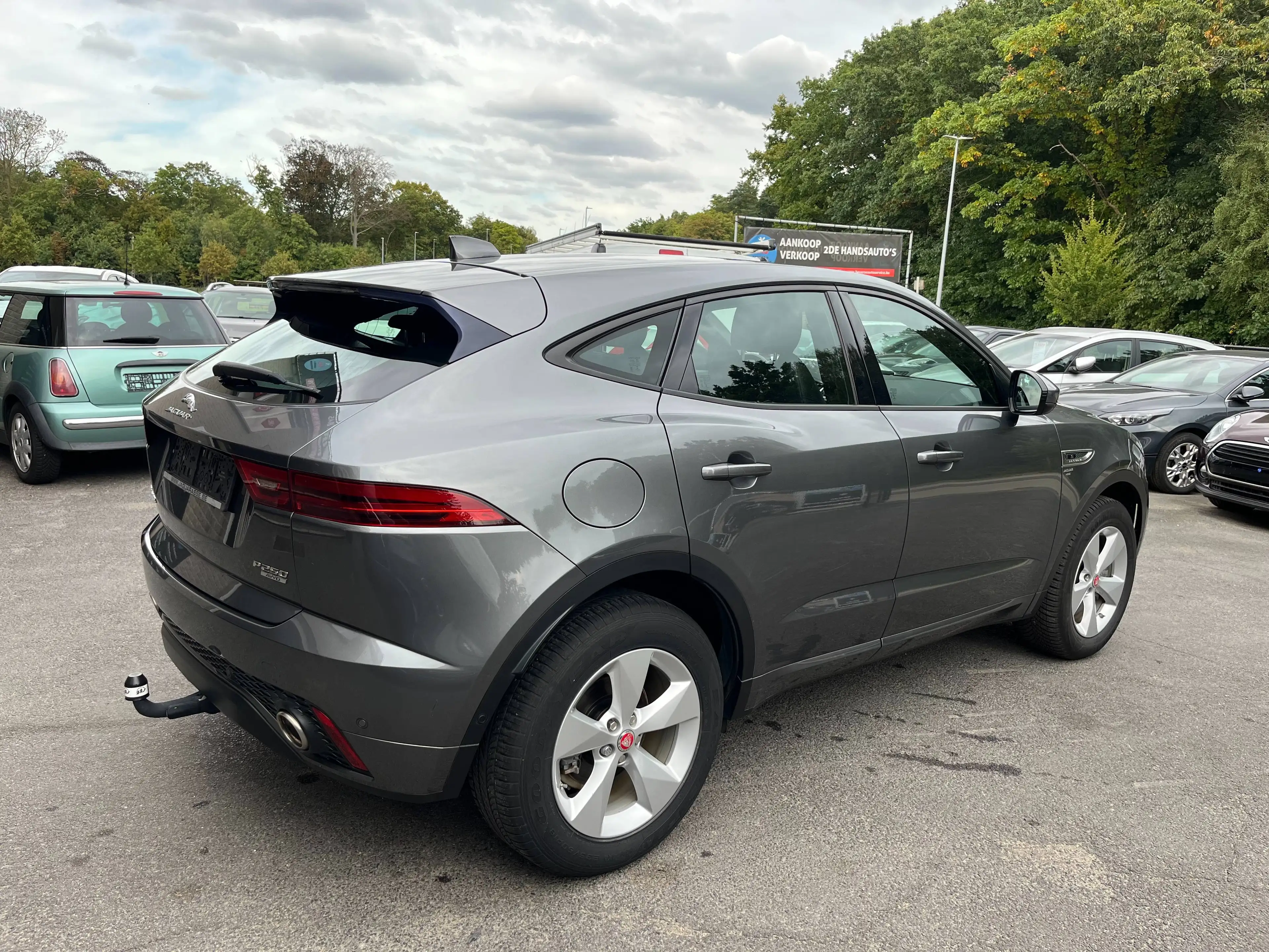 Jaguar E-Pace E-Pace 2.0 T AWD R-Dynamic — photo 7