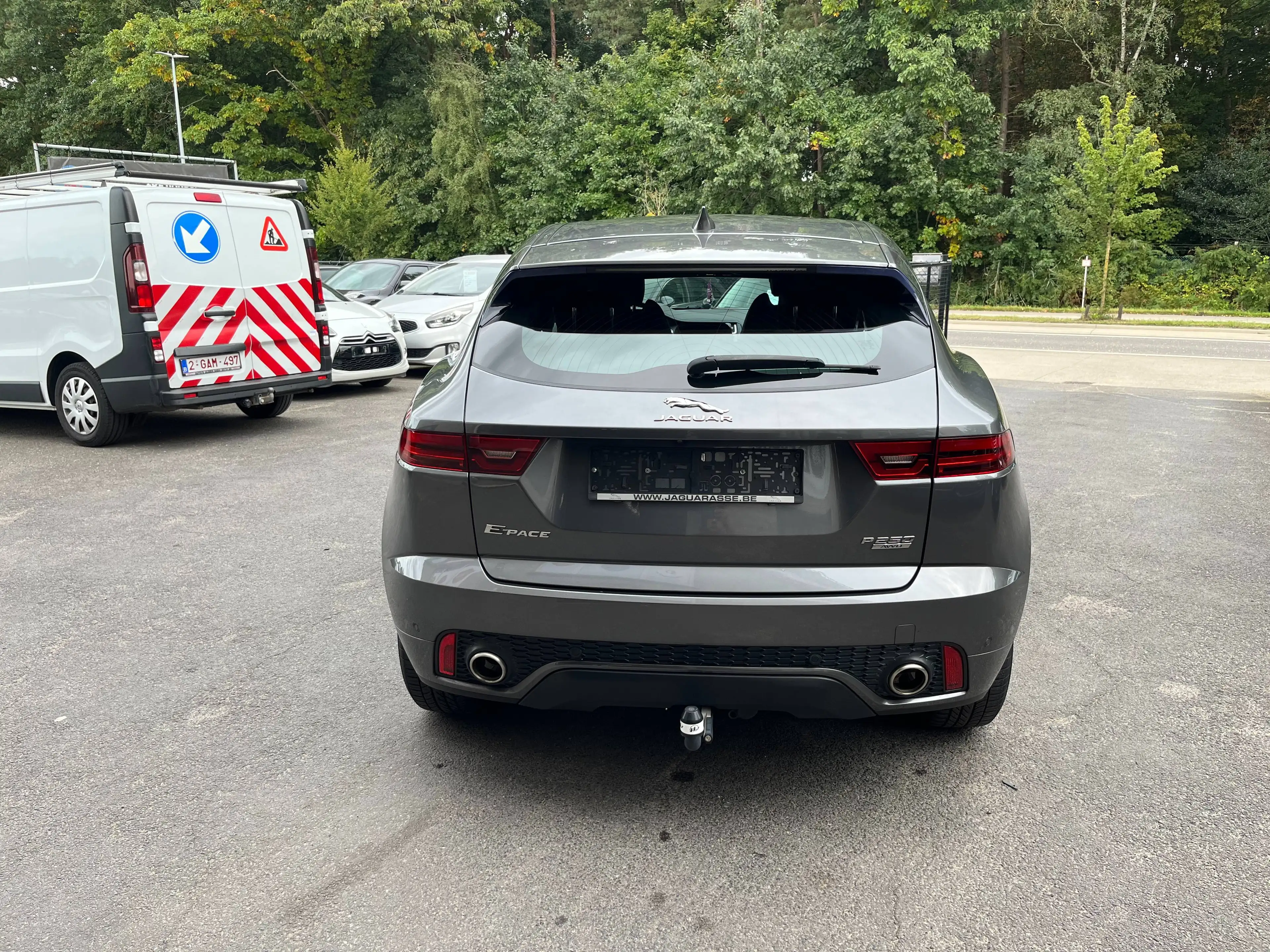 Jaguar E-Pace E-Pace 2.0 T AWD R-Dynamic — photo 8