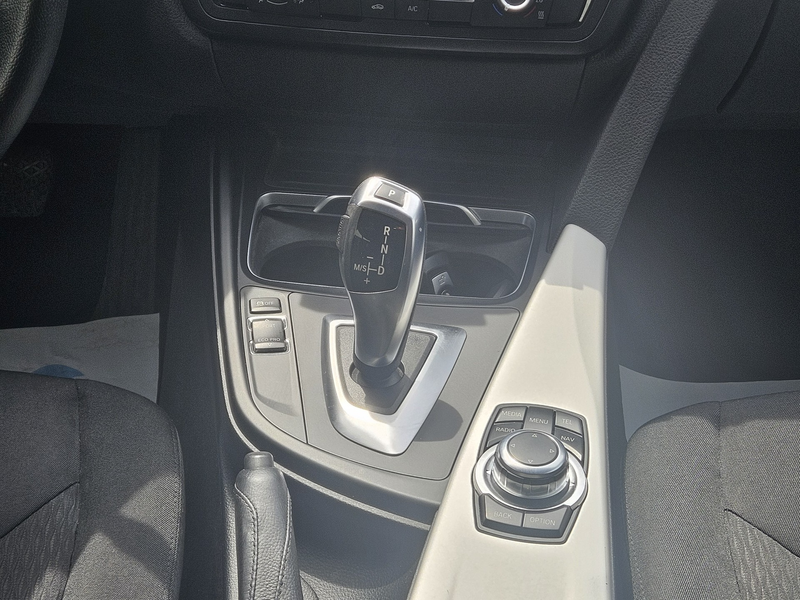 BMW 318 GT*1er PROPRIO*AUTOMATIQUE — photo 11