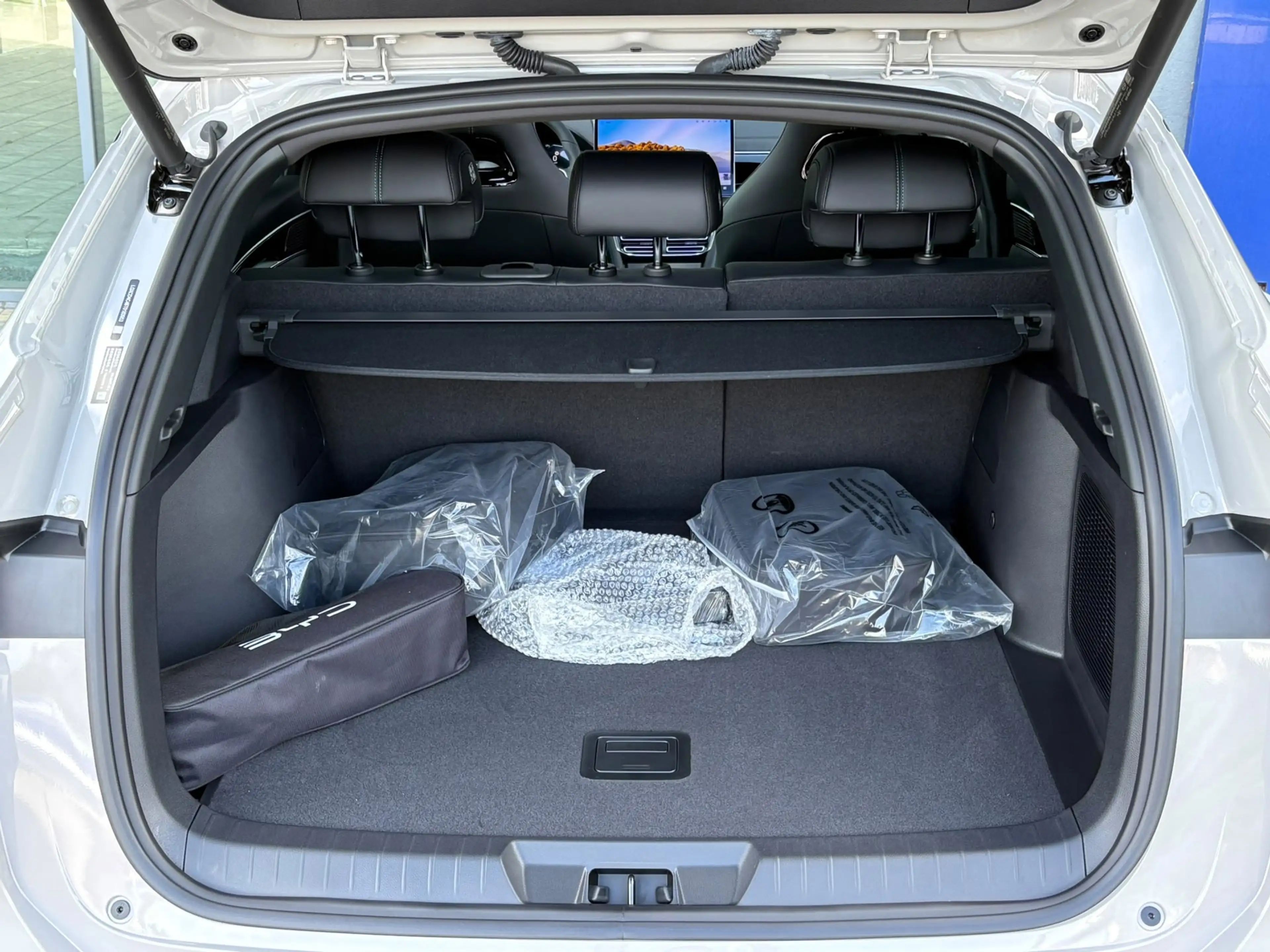 BYD Seal U 1.5 T DM-i AWD Design 324pk Longe range Panoramada — photo 45