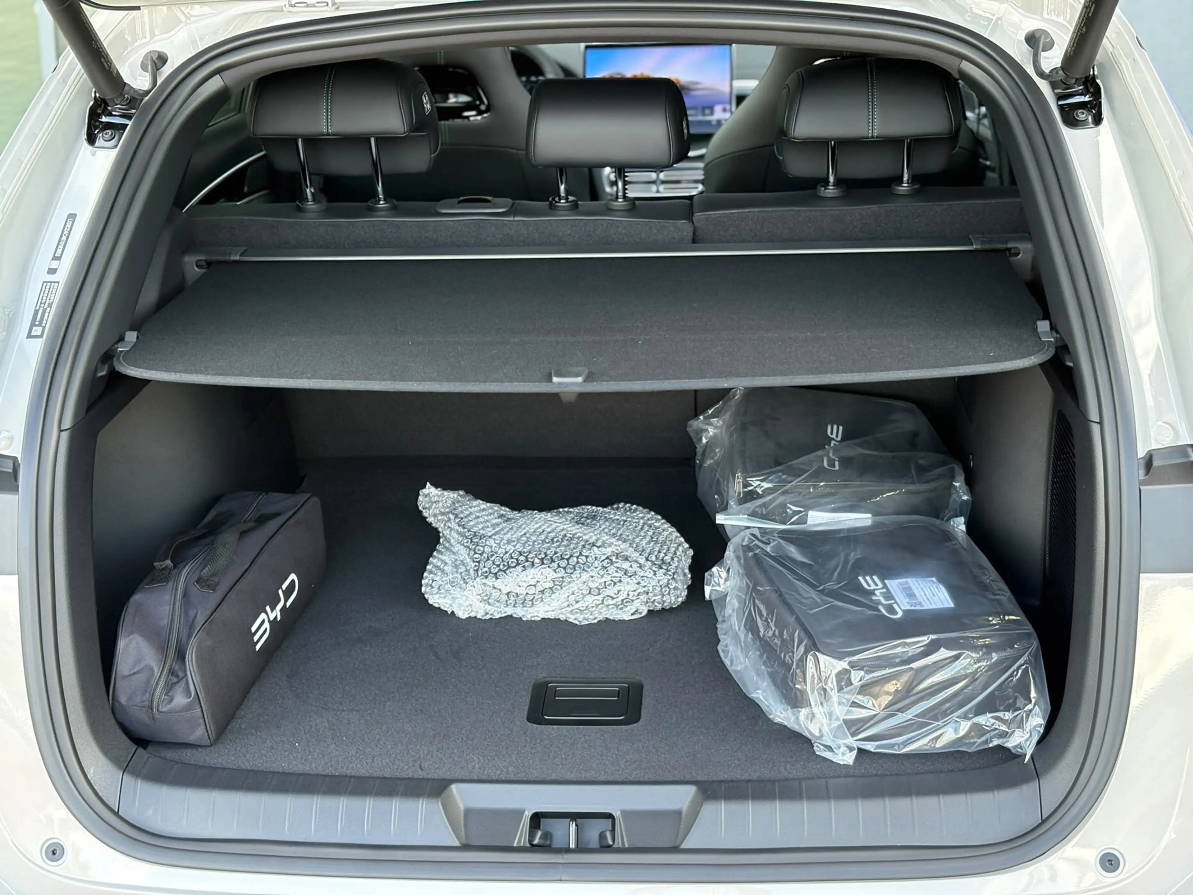BYD Seal U 1.5 T DM-i AWD Design 324pk Longe range Panoramada — photo 42