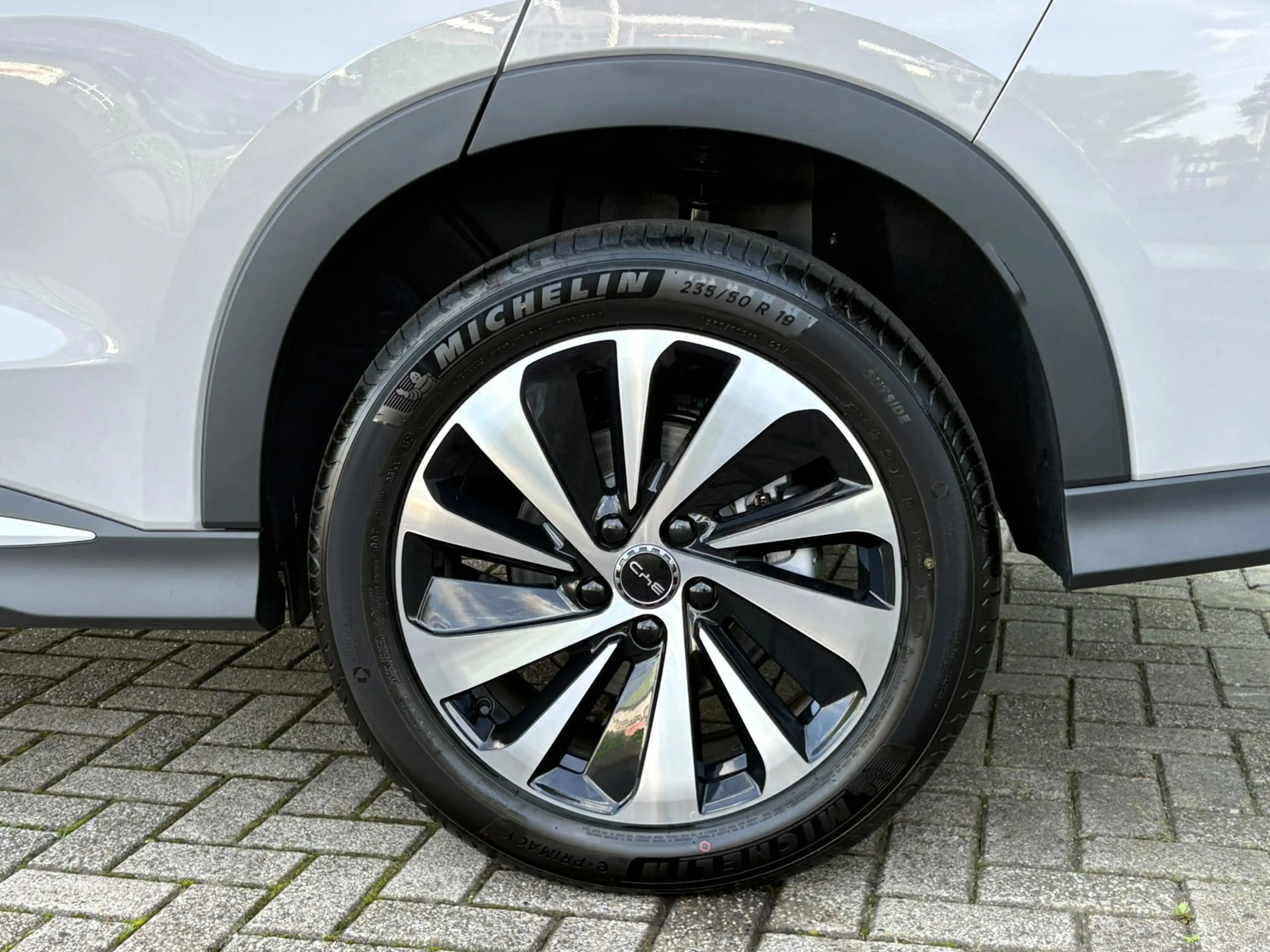 BYD Seal U 1.5 T DM-i AWD Design 324pk Longe range Panoramada — photo 16