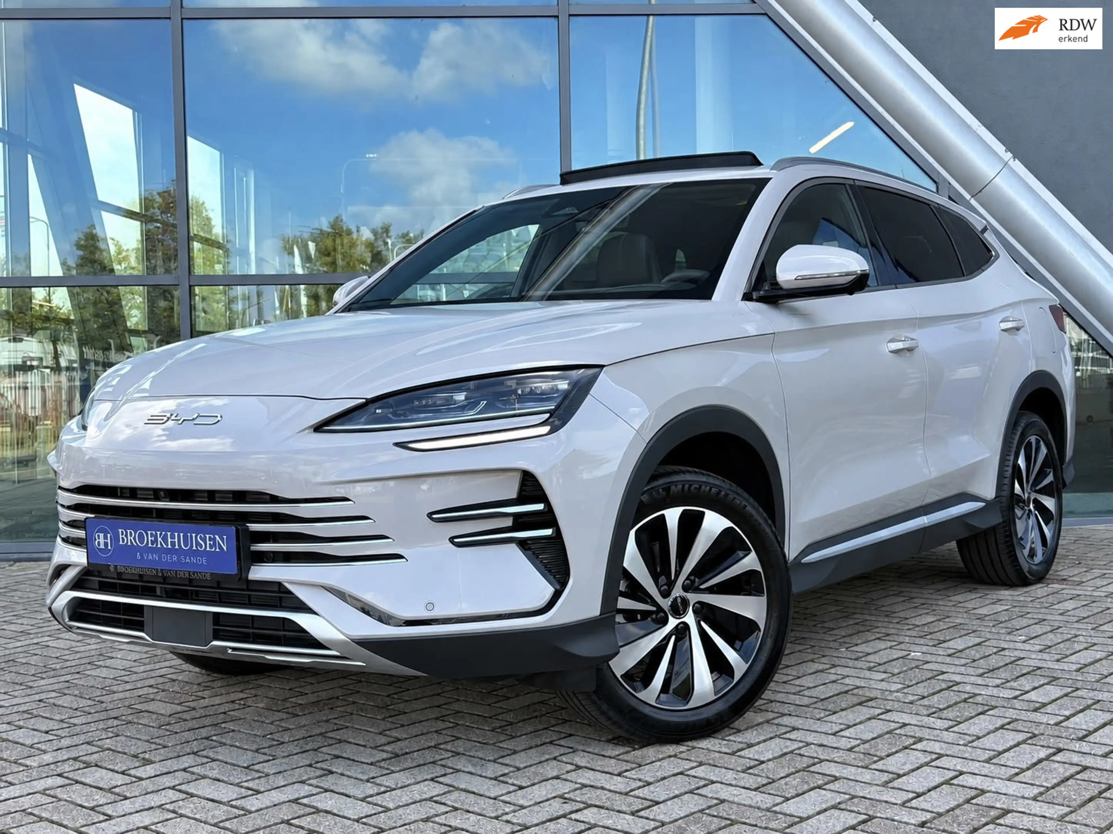 BYD Seal U 1.5 T DM-i AWD Design 324pk Longe range Panoramada