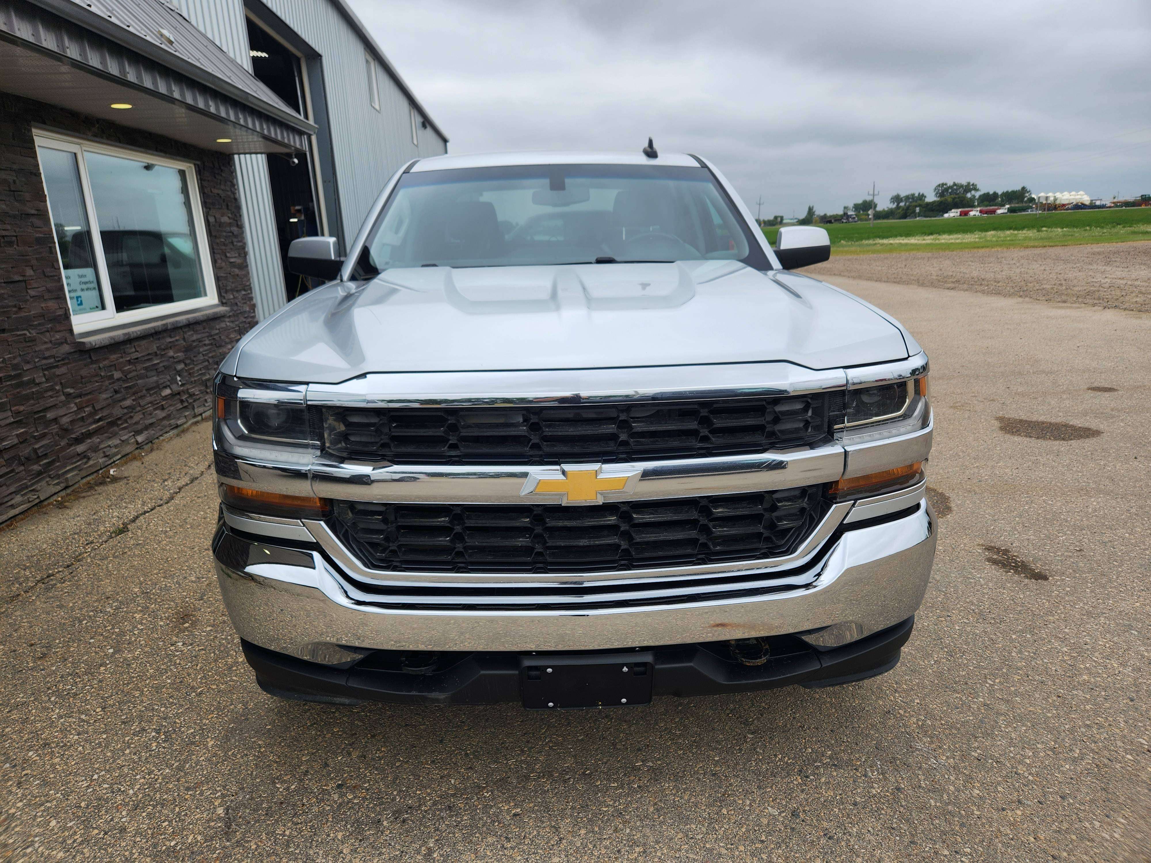 2018 Chevrolet Silverado 1500 Crew Cab 4X4 LT 5.3L - Rebuilt Title — снимка 1