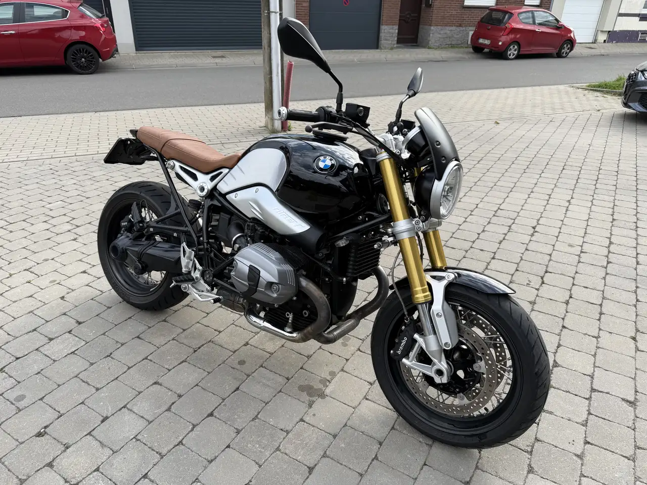 BMW R nineT