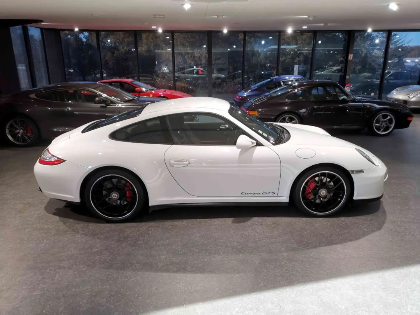 Porsche 911 GTS Alb - 2