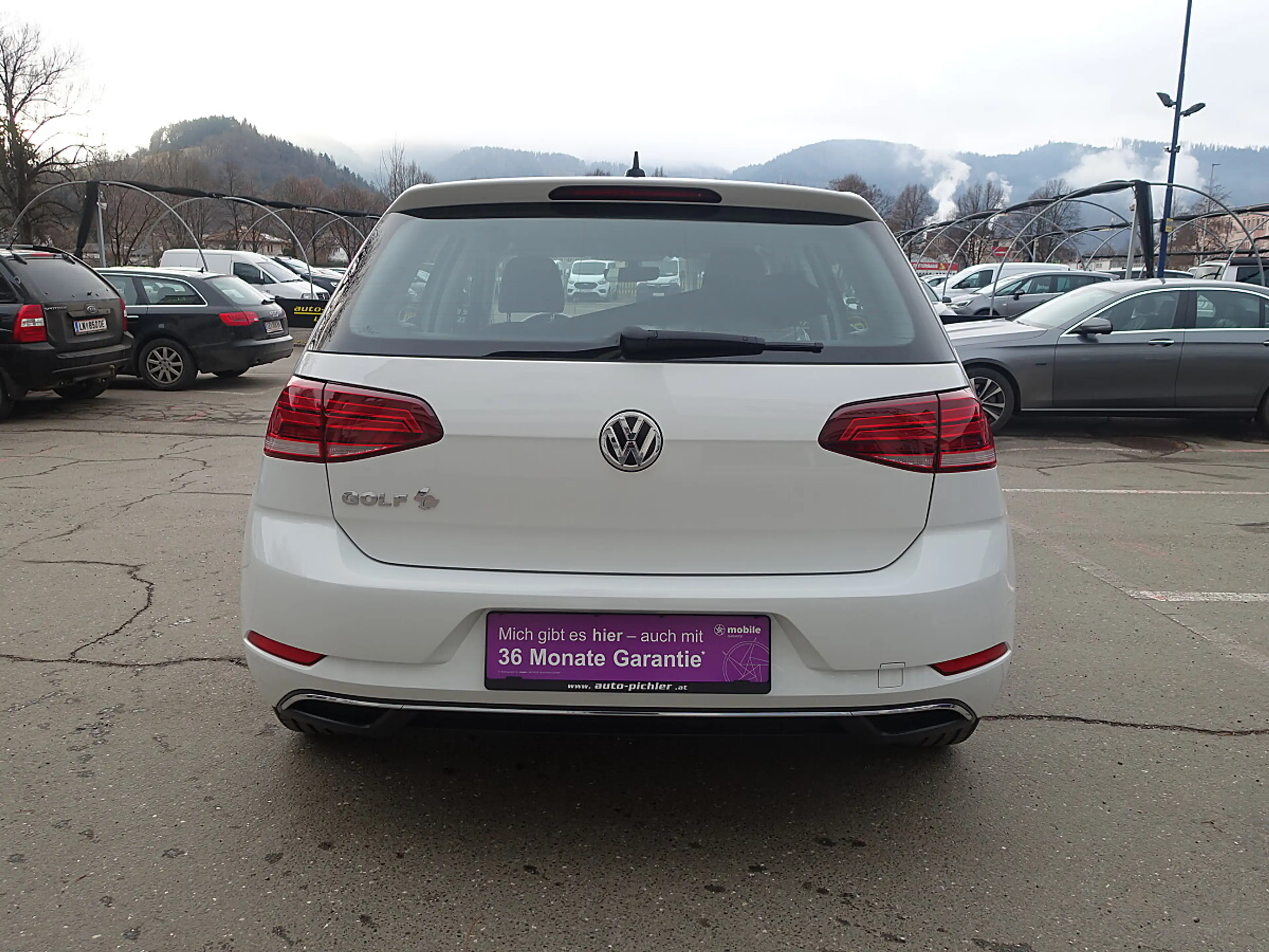 Volkswagen Golf R abbit 1,0 TSI — photo 10