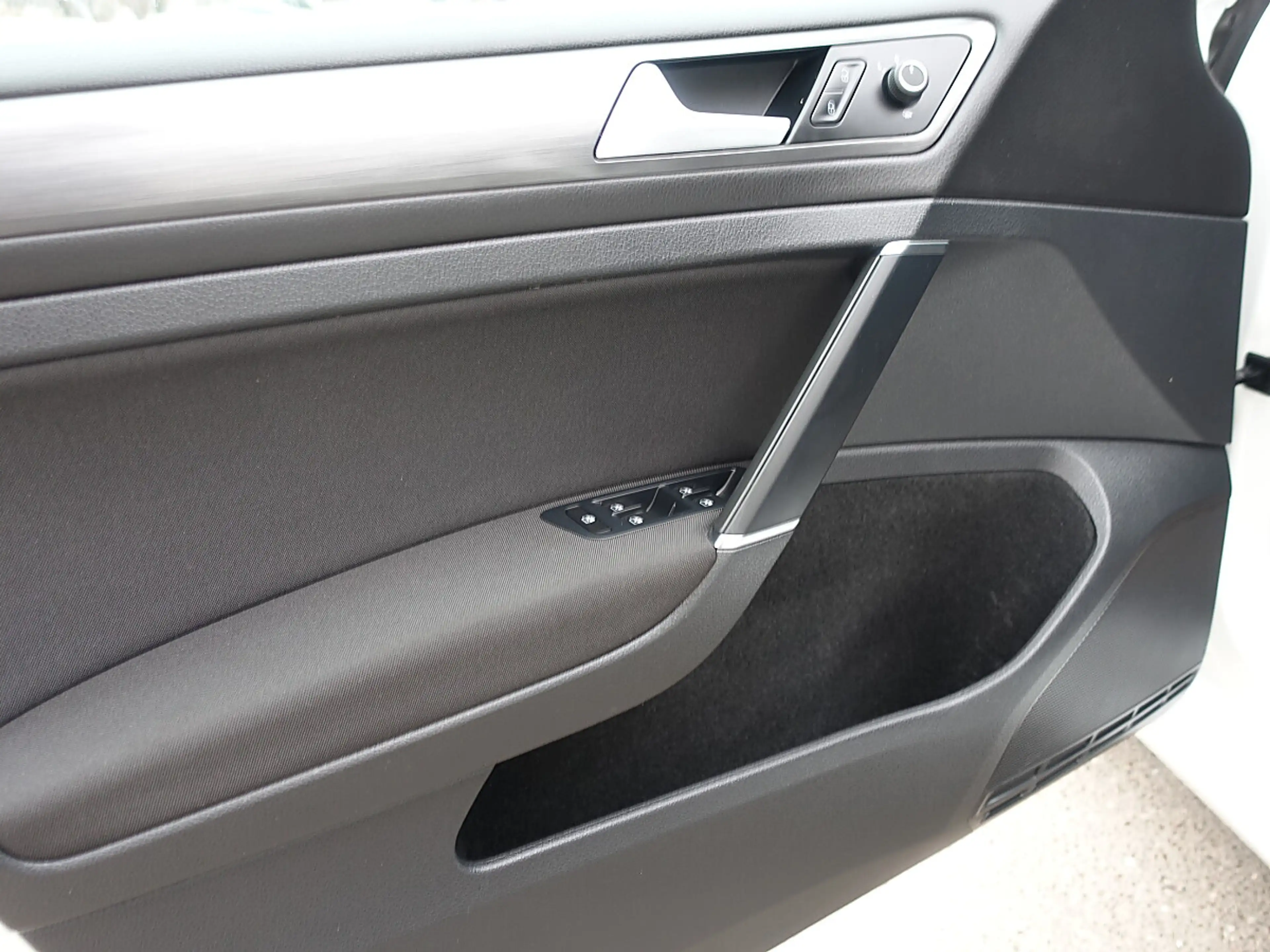 Volkswagen Golf R abbit 1,0 TSI — photo 13