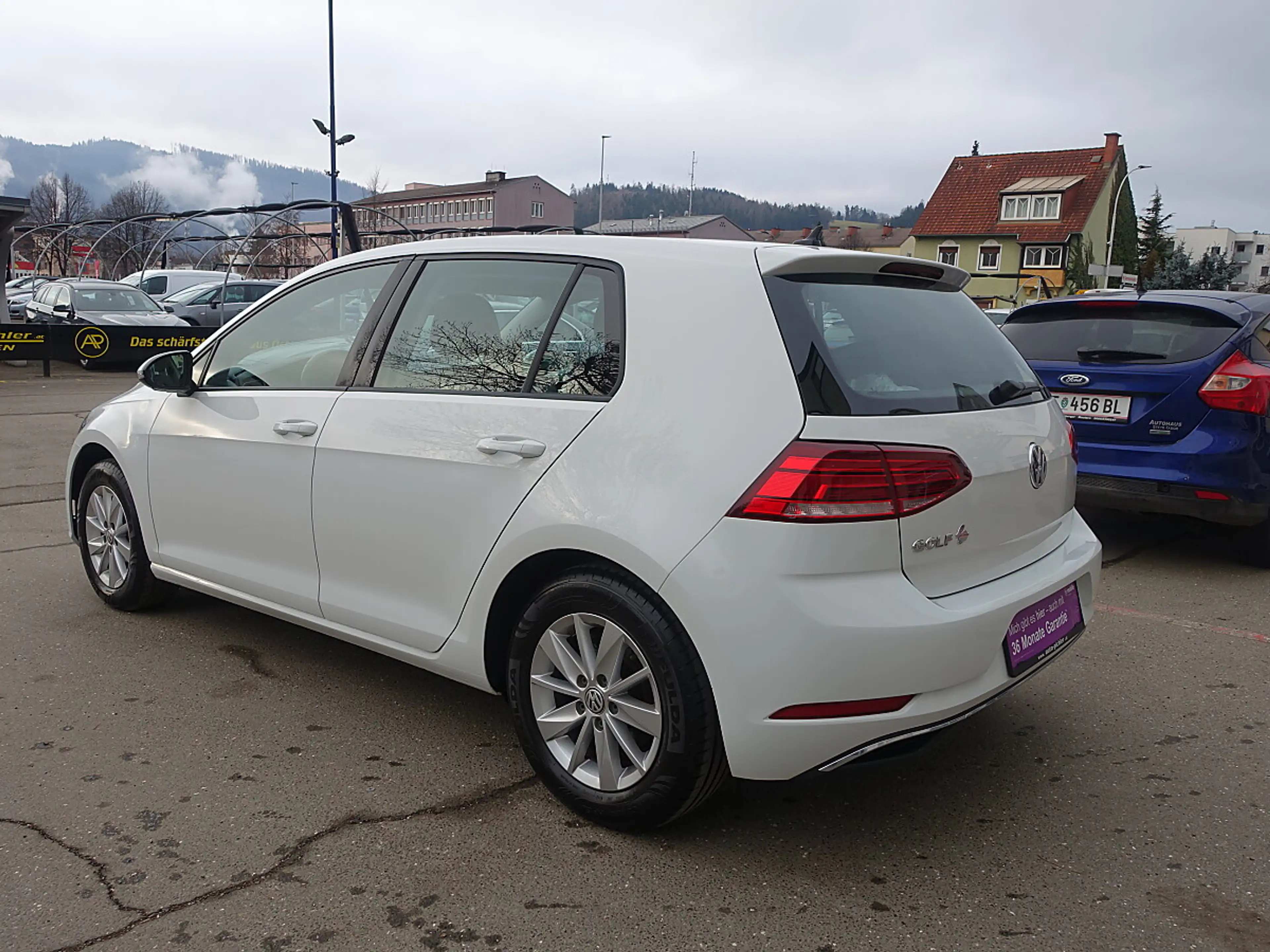 Volkswagen Golf R abbit 1,0 TSI — photo 5