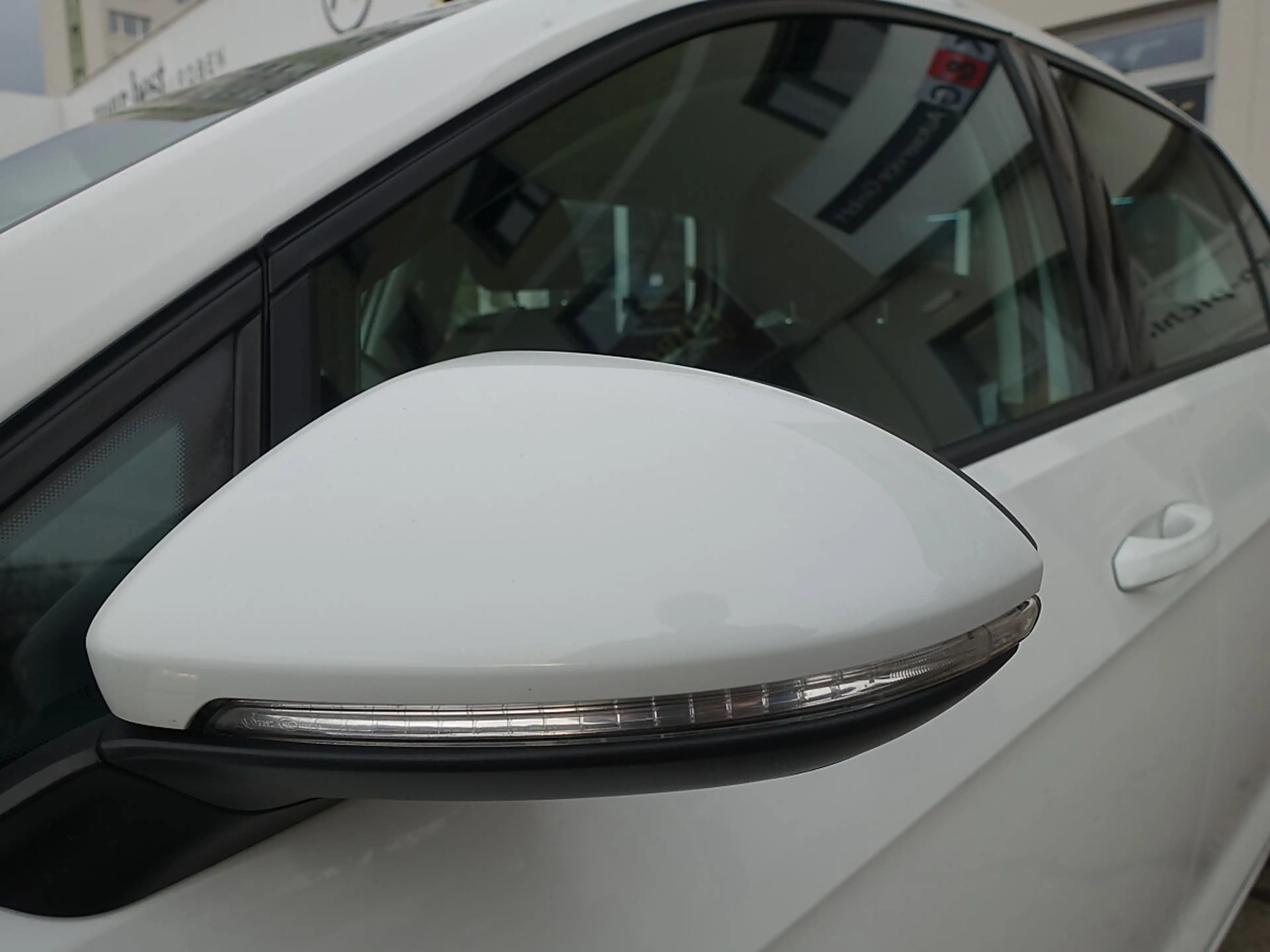 Volkswagen Golf R abbit 1,0 TSI — photo 8
