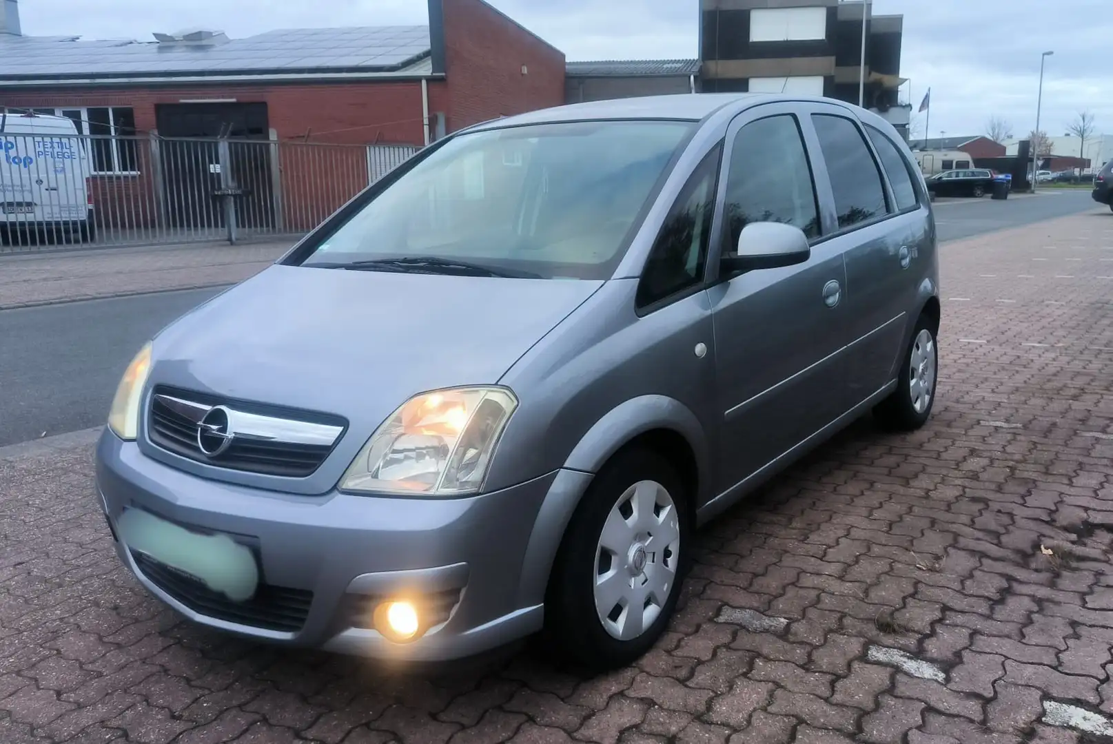 Opel Meriva 1.4 Cosmo Grau - 2