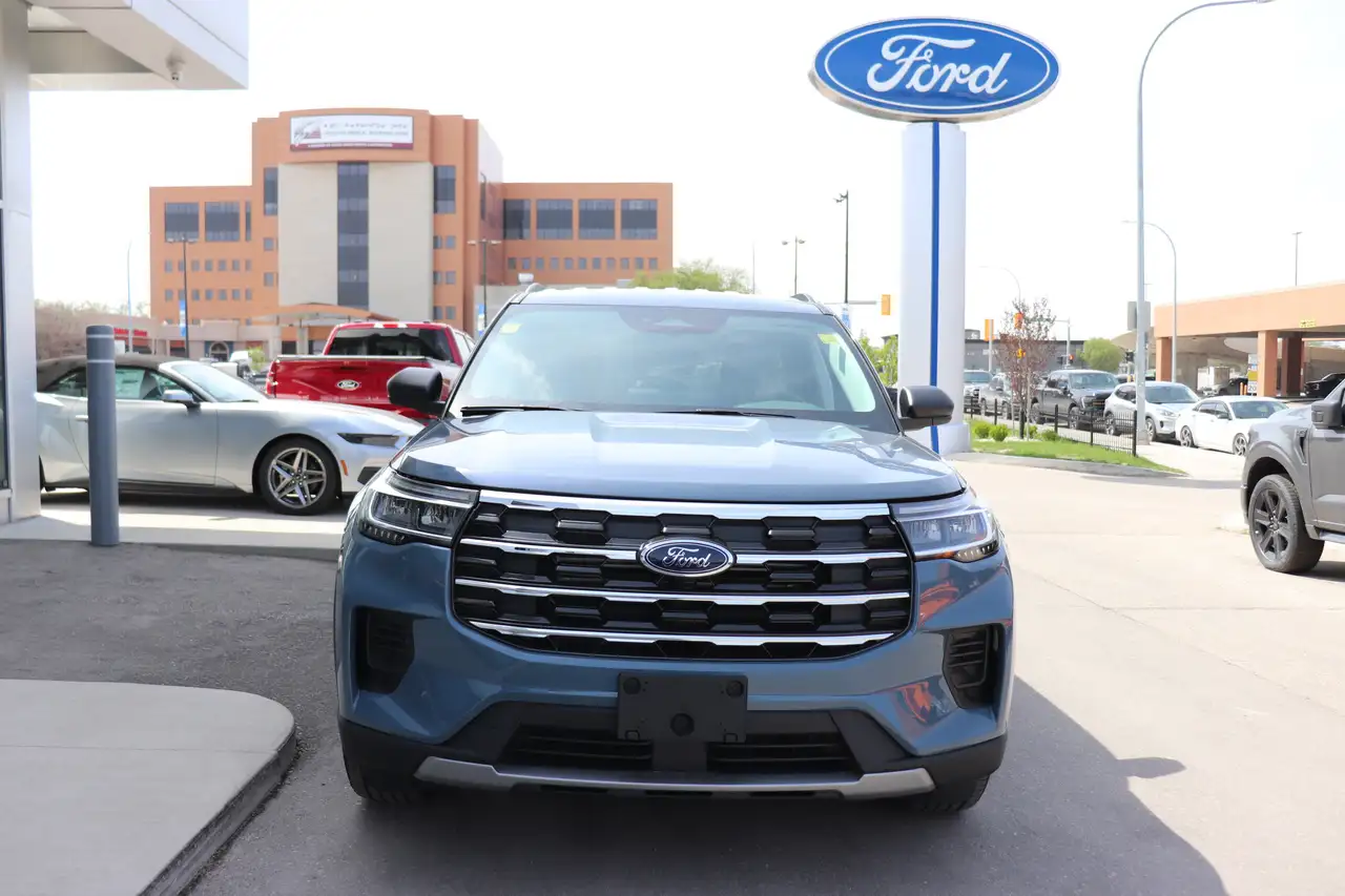 Ford Explorer снимка Ford Explorer