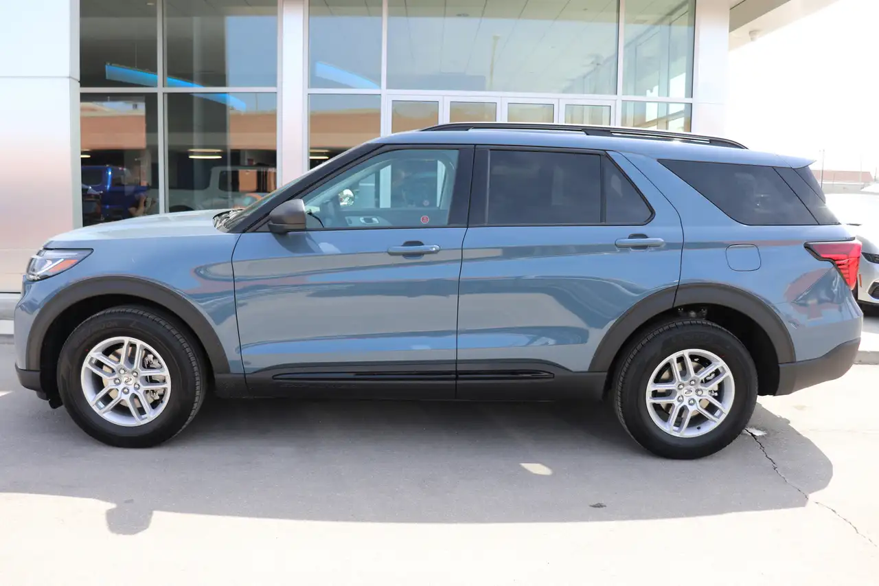 Ford Explorer снимка Ford Explorer