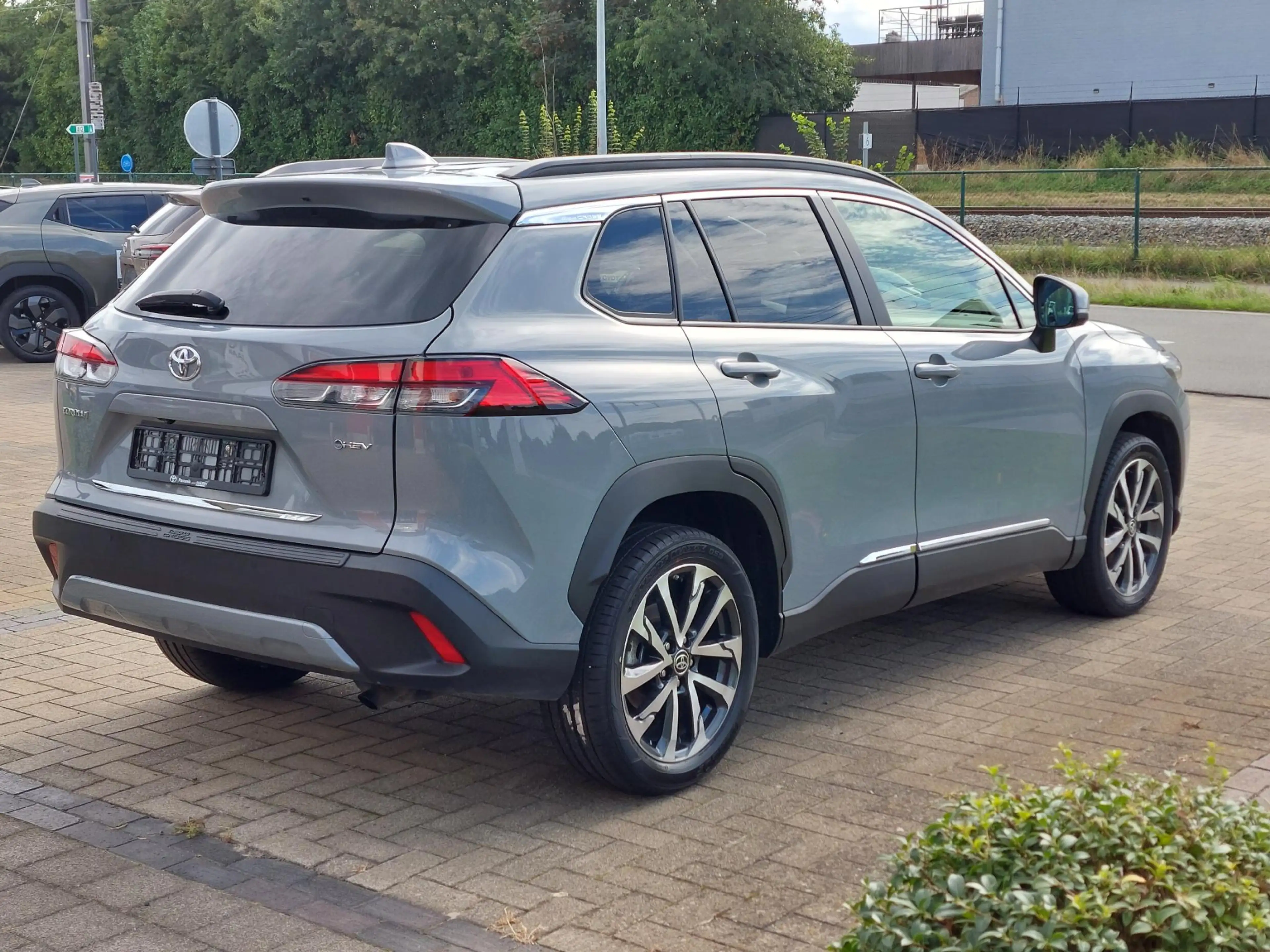 Toyota Corolla Cross 1.8 Hybrid 140 Style e-CVT — photo 2