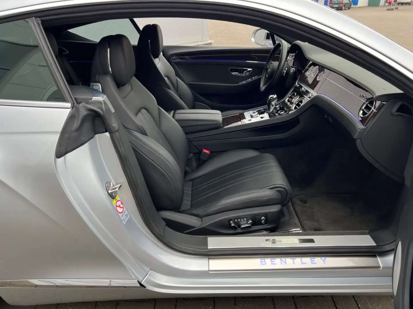 Bentley Continental GT CONTINENTAL GT 6.0 W12 COUPE, ROTATING, SITZLÜFT Silber - 2