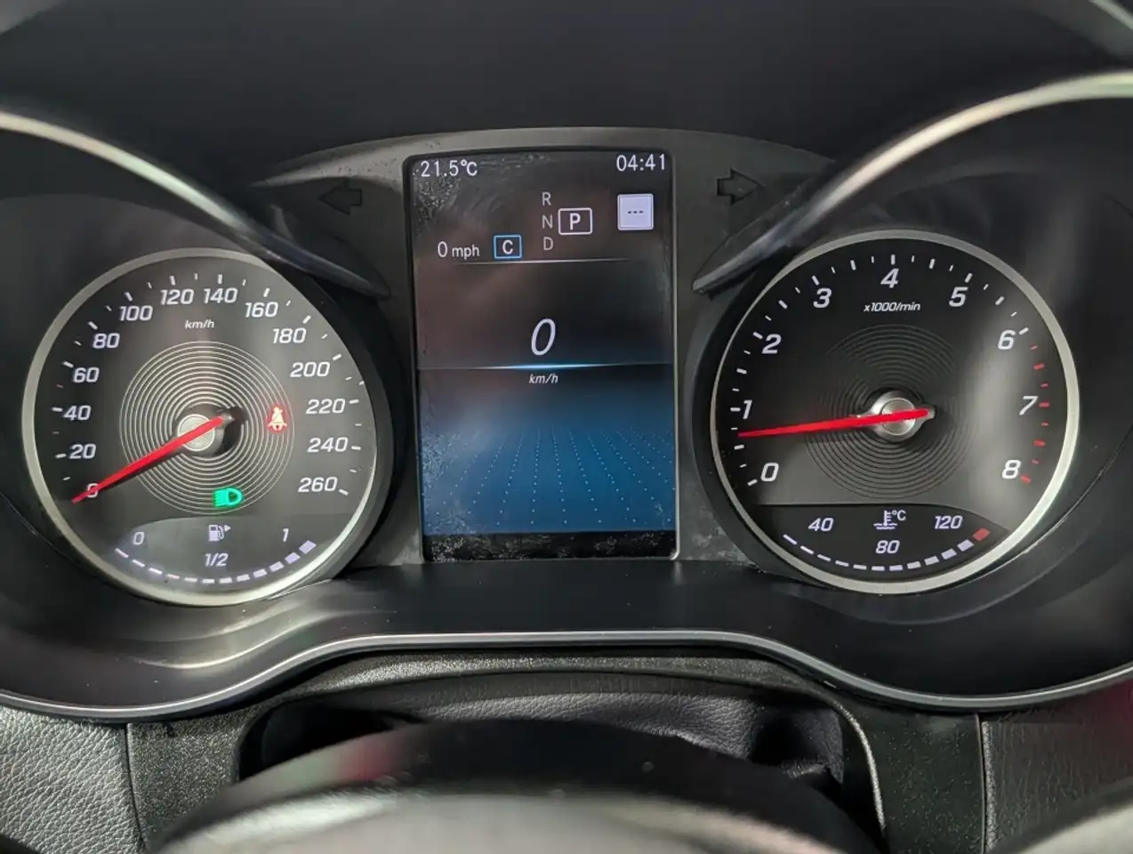 Mercedes-Benz GLC снимка Mercedes-Benz GLC