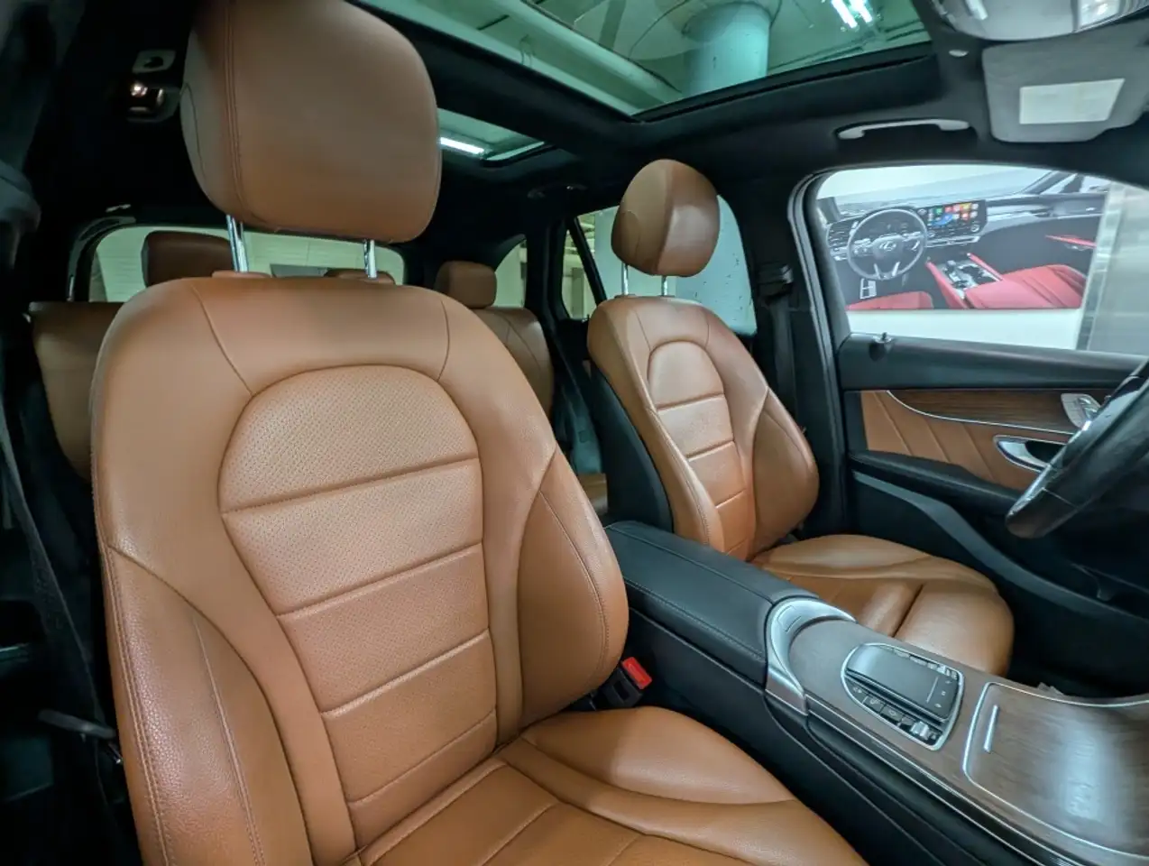 Mercedes-Benz GLC снимка Mercedes-Benz GLC