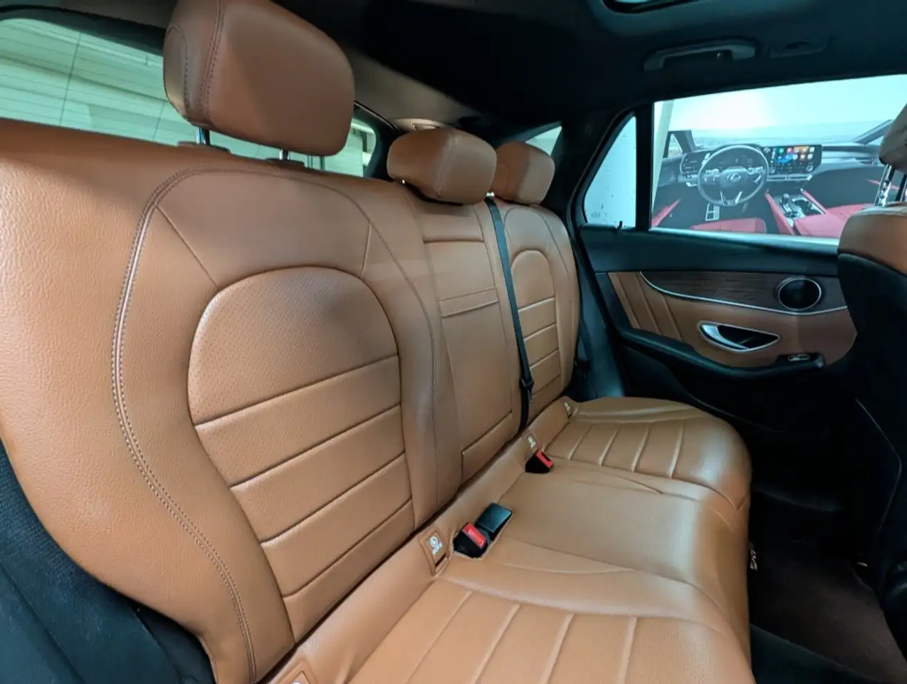 Mercedes-Benz GLC снимка Mercedes-Benz GLC