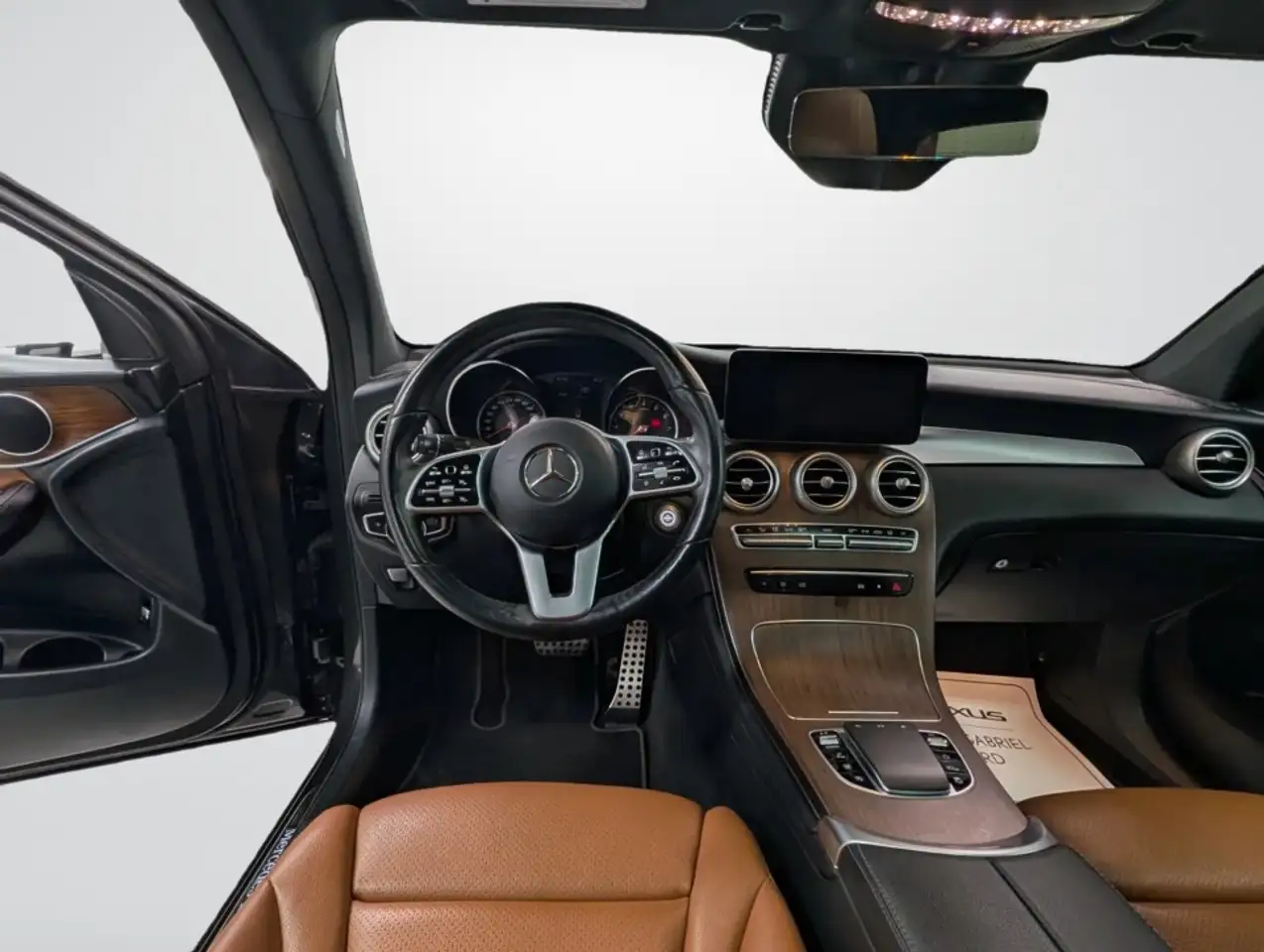 Mercedes-Benz GLC снимка Mercedes-Benz GLC