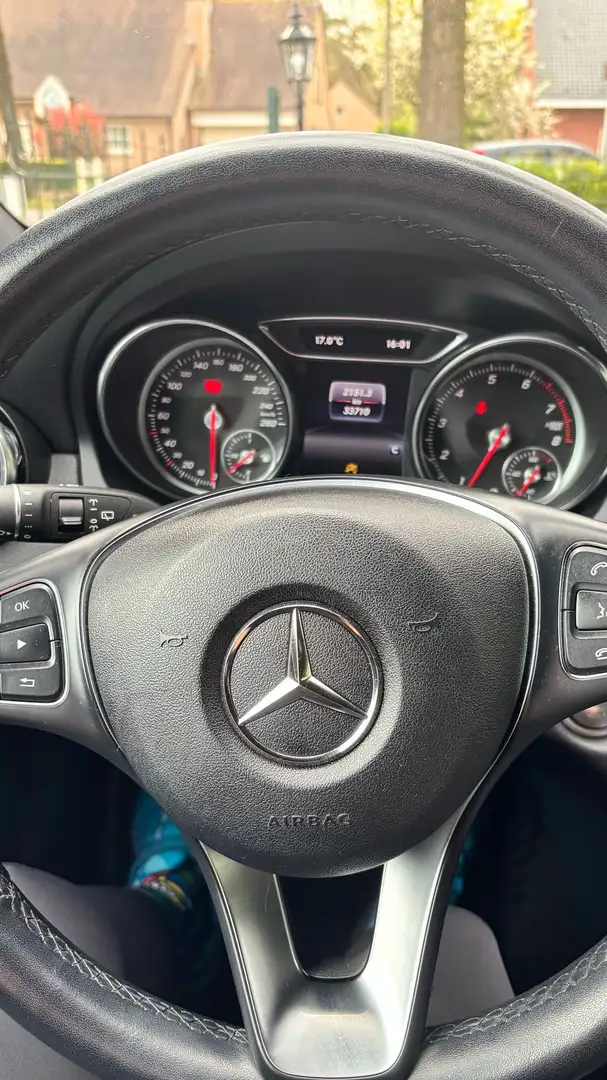 Mercedes-Benz GLA 180 GLA 180 AMG Line Bleu - 1