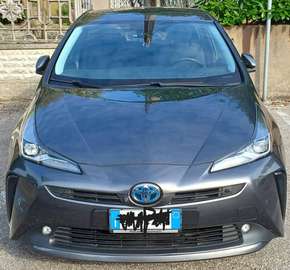 Prius 1.8h Lounge awd-i ecvt my20