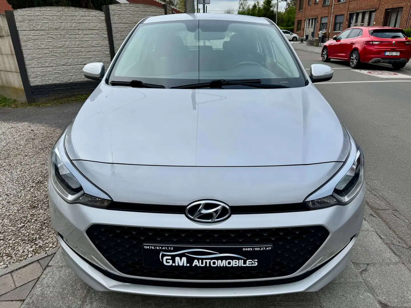 Hyundai i20 1.2i Twist*GPS*CAMERA*AIRCO*5 PORTES*1ER PROP* Gris - 2