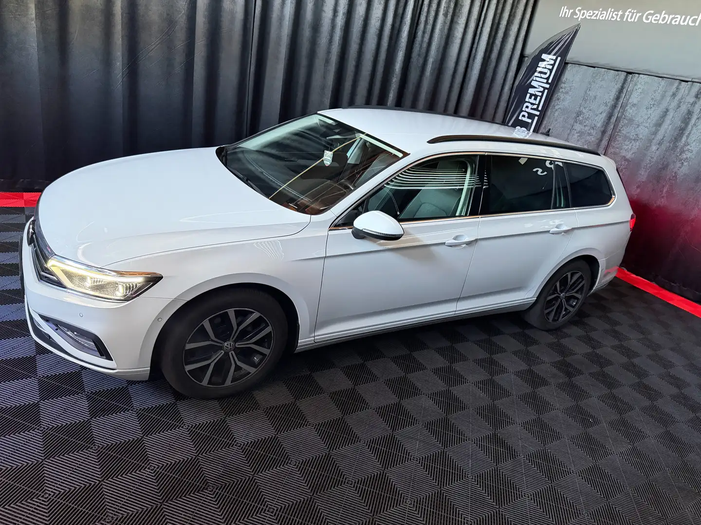 Volkswagen Passat Variant Business *DSG*2l*150-PS*LED*KAMERA* Weiß - 1