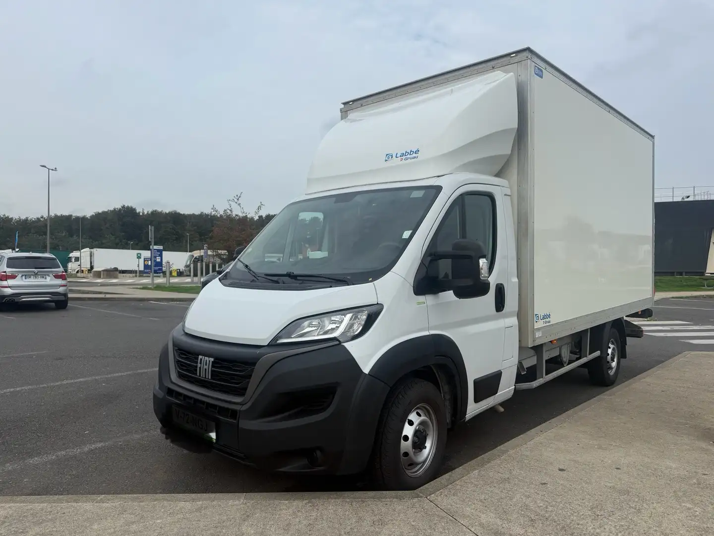 Fiat Ducato carrozado con trampilla elecadora - 1