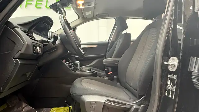 BMW 2 Series view 11