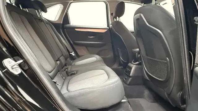 BMW 2 Series view 14
