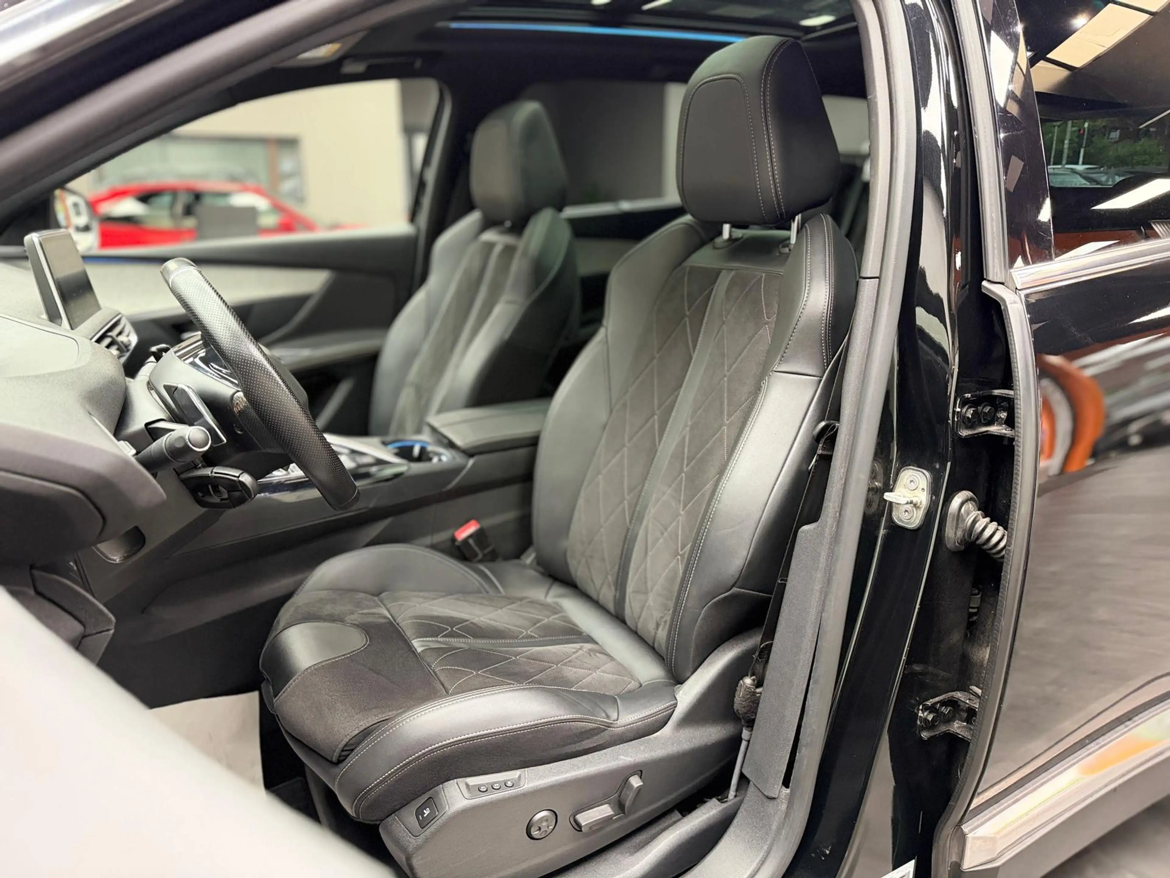 Peugeot 5008 GT 2.0 Blue-HDI FAP|NAVI|PANO|VIRT|LM — photo 13
