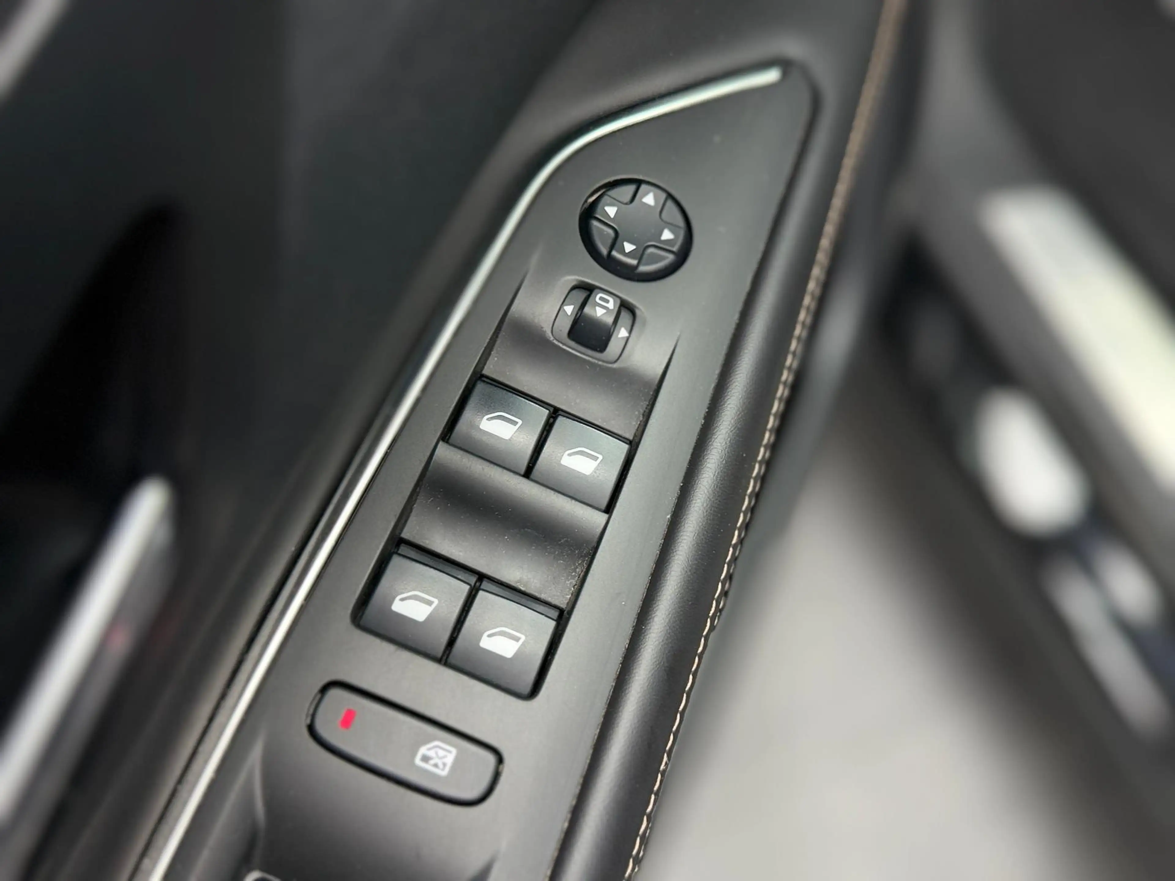 Peugeot 5008 GT 2.0 Blue-HDI FAP|NAVI|PANO|VIRT|LM — photo 11