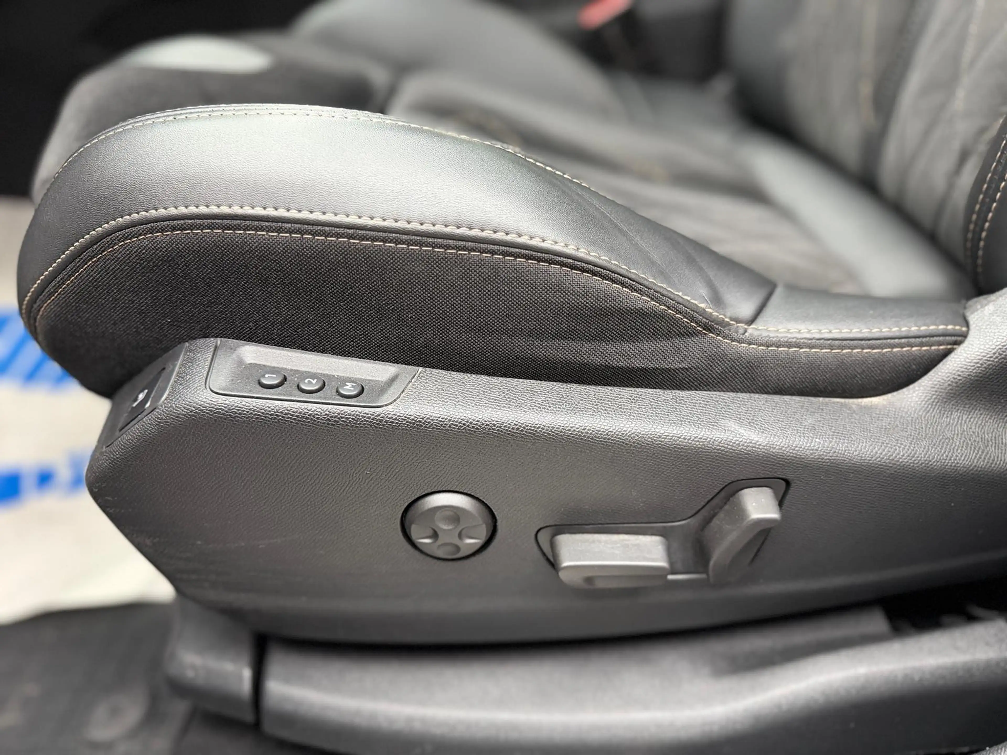 Peugeot 5008 GT 2.0 Blue-HDI FAP|NAVI|PANO|VIRT|LM — photo 15