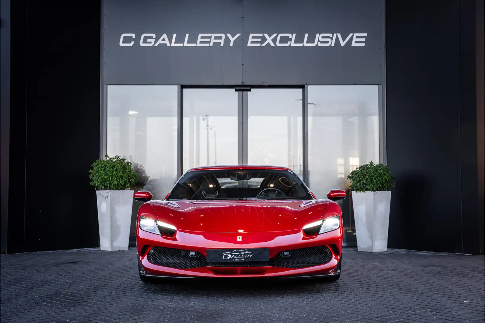 Ferrari 296 GTB 3.0 V6 - Rosso Imola | Origineel NL | Lift | Memor Rot - 2