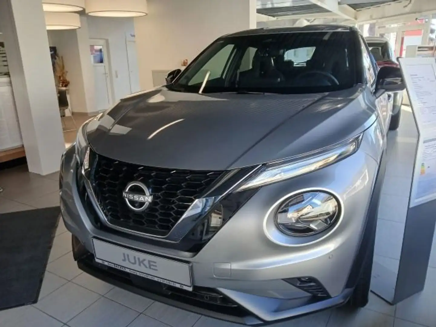 Nissan Juke 1.0 DIG-T Tekna Bose Soundsystem Navi Sitzh Silber - 2