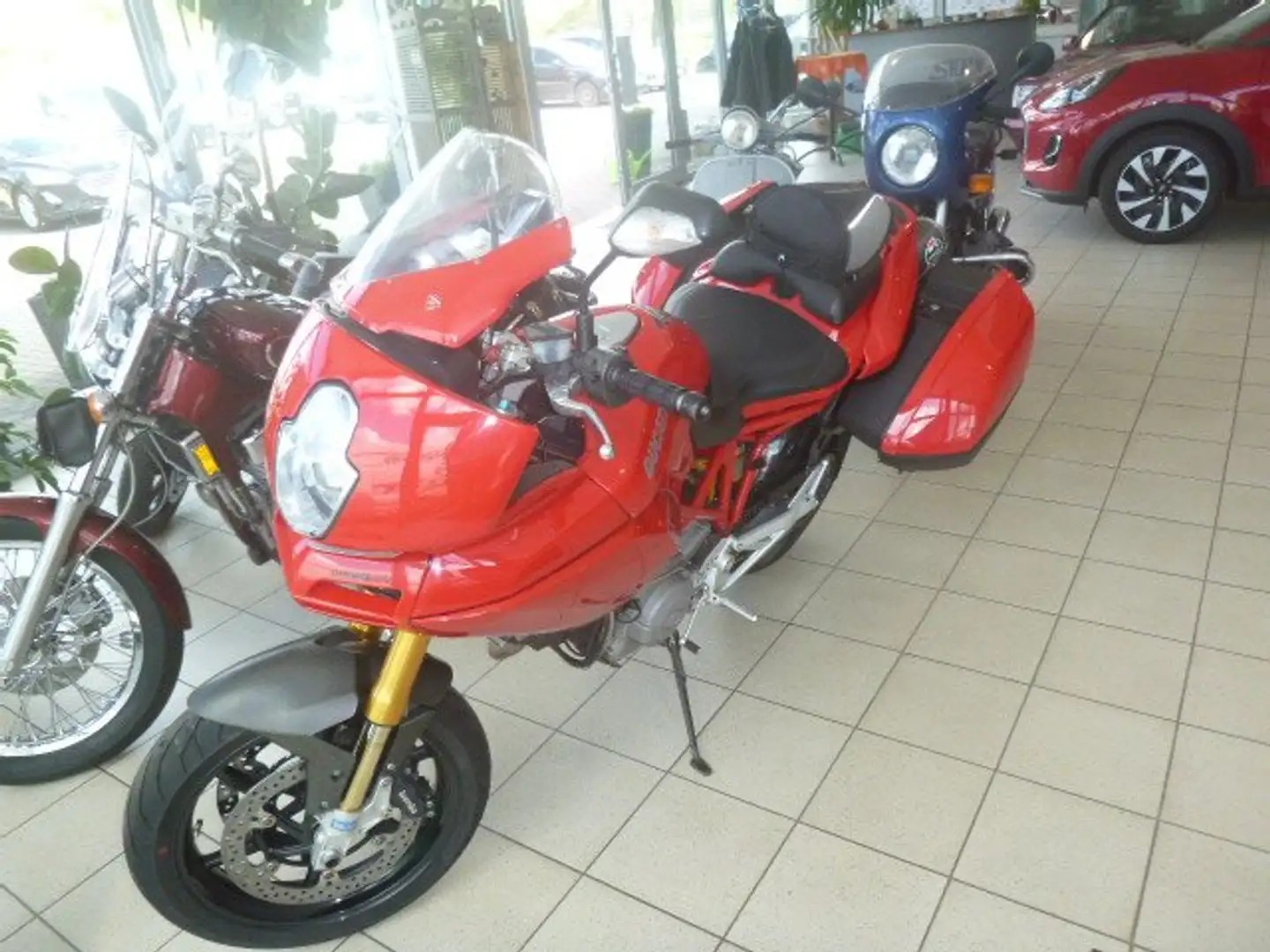 Ducati Multistrada 1100 Ducati Red - 1