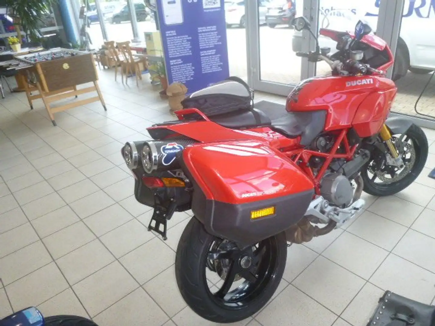 Ducati Multistrada 1100 Ducati Red - 2