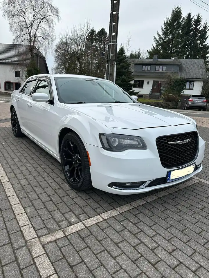 Chrysler 300 SRT